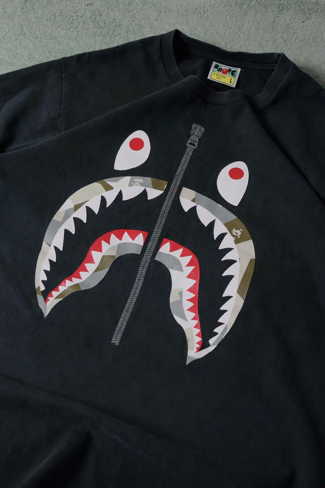 Bape BAPE Graphic Shark Face Half Zip Tee Black L Y2K Size US L / EU 52-54 / 3 - 3 Thumbnail