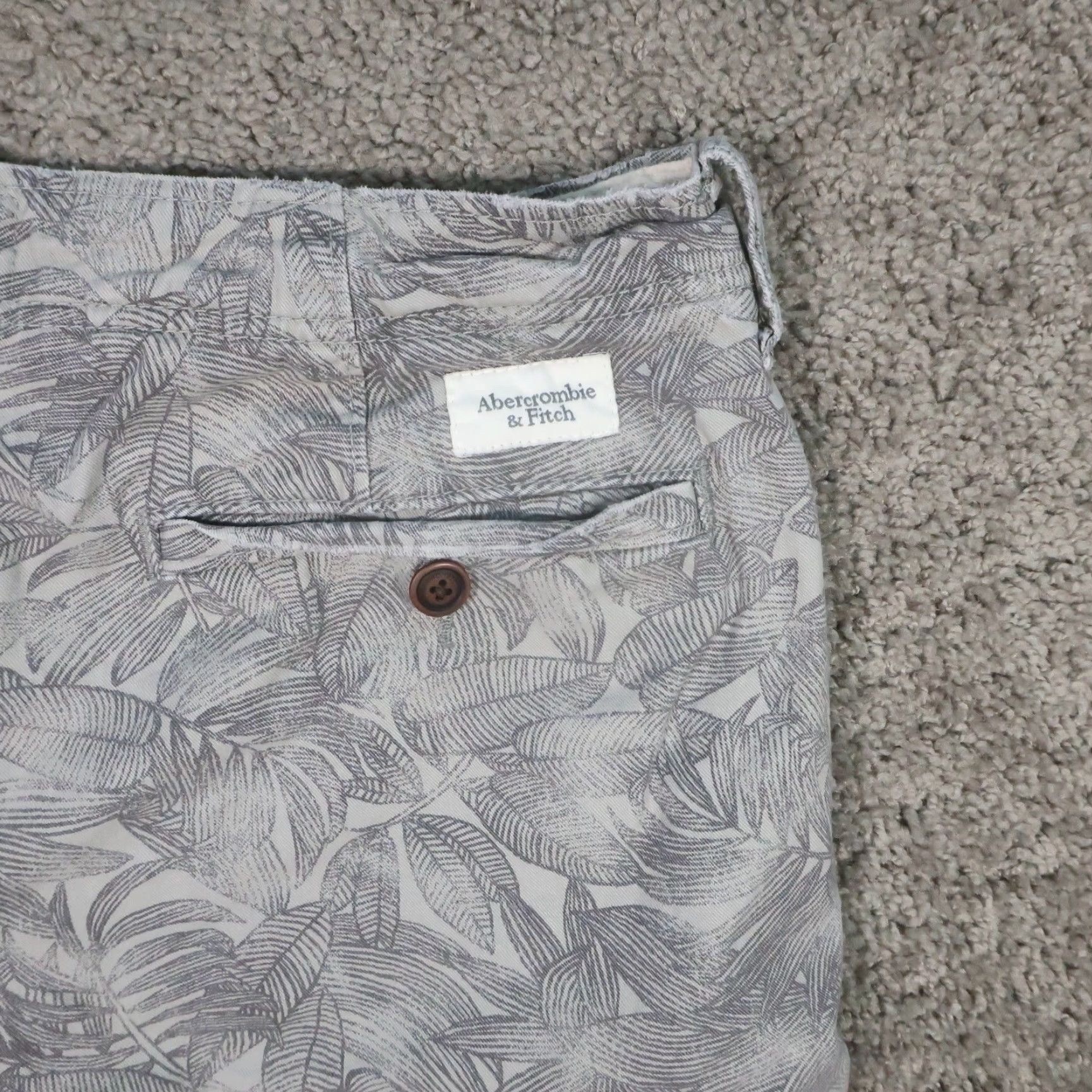 Abercrombie & Fitch VINTAGE Abercrombie & Fitch Chino Shorts Men 32 Gray Floral Button Fly Classic Cargo Pocket Belt Loops 10 in Inseam Size US 32 / EU 48 - 5 Thumbnail