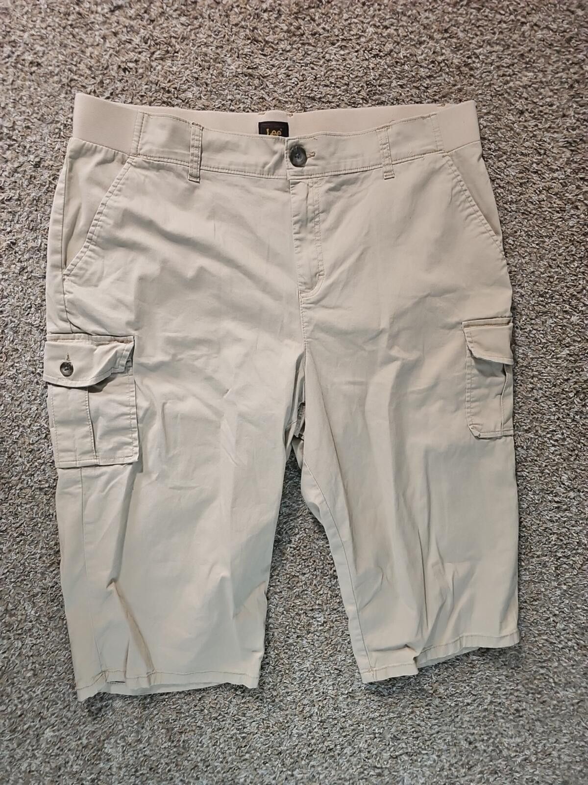 Lee Lee 16W Cargo Khaki Capris Size 38" / US 16 / IT 52 - 1 Thumbnail