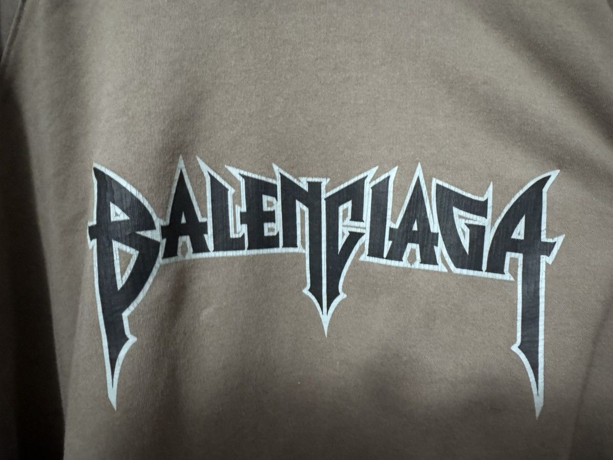 Balenciaga Balenciaga Metal Logo Hoodie Beige Size 3 🌊🌊BLUELLE🌊🌊 Size US L / EU 52-54 / 3 - 3 Thumbnail