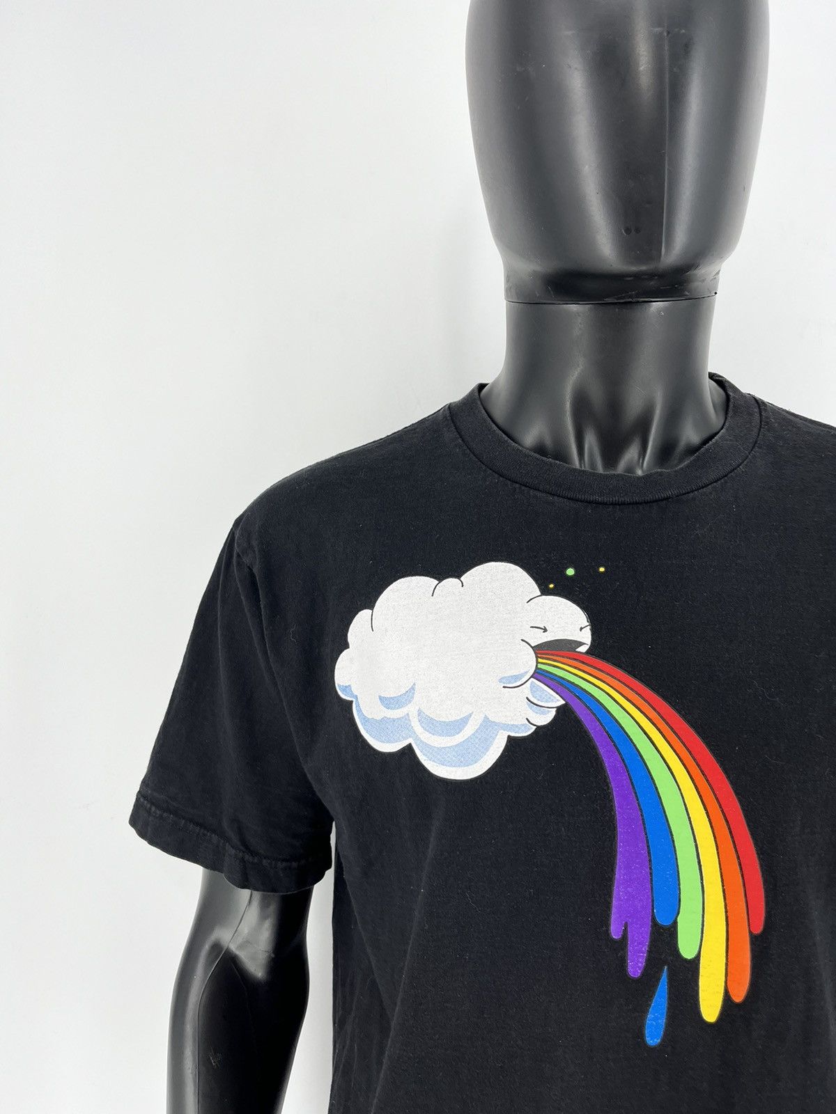 Vintage Unfledged Cloud Puke Rainbow Funny/Graphic T-Shirt 00s Size US L / EU 52-54 / 3 - 6 Thumbnail