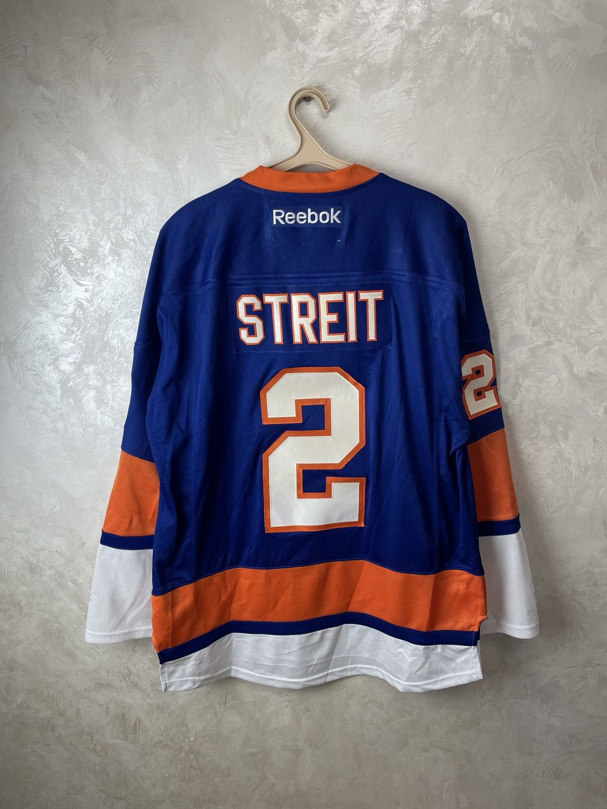 Reebok MARK STREIT #2 NEW YORK ISLANDERS REEBOK NHL Jersey L MEN Size US L / EU 52-54 / 3 - 8 Thumbnail