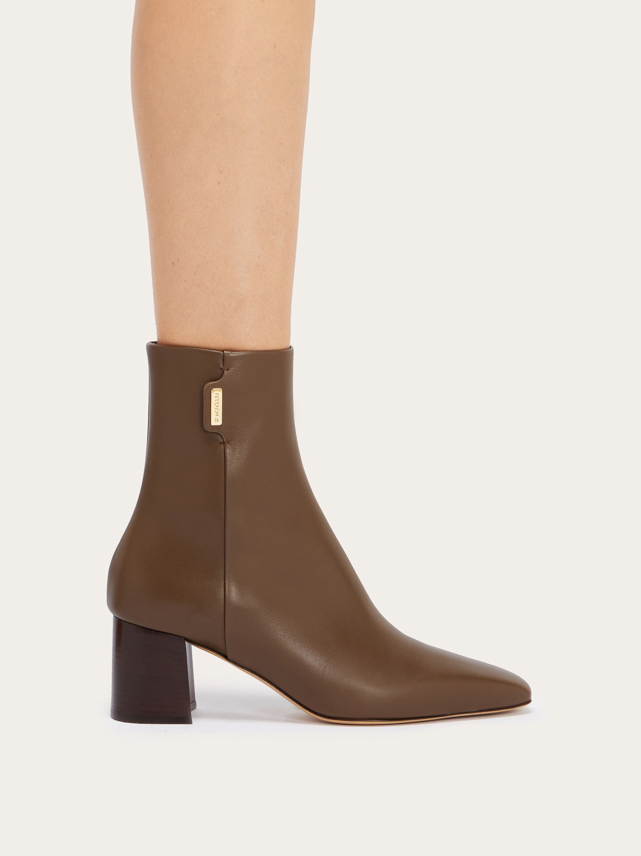 Salvatore Ferragamo o1s1rm0924 Ankle Boots in Dark Brown Size US 8.5 / IT 38.5 - 3 Thumbnail