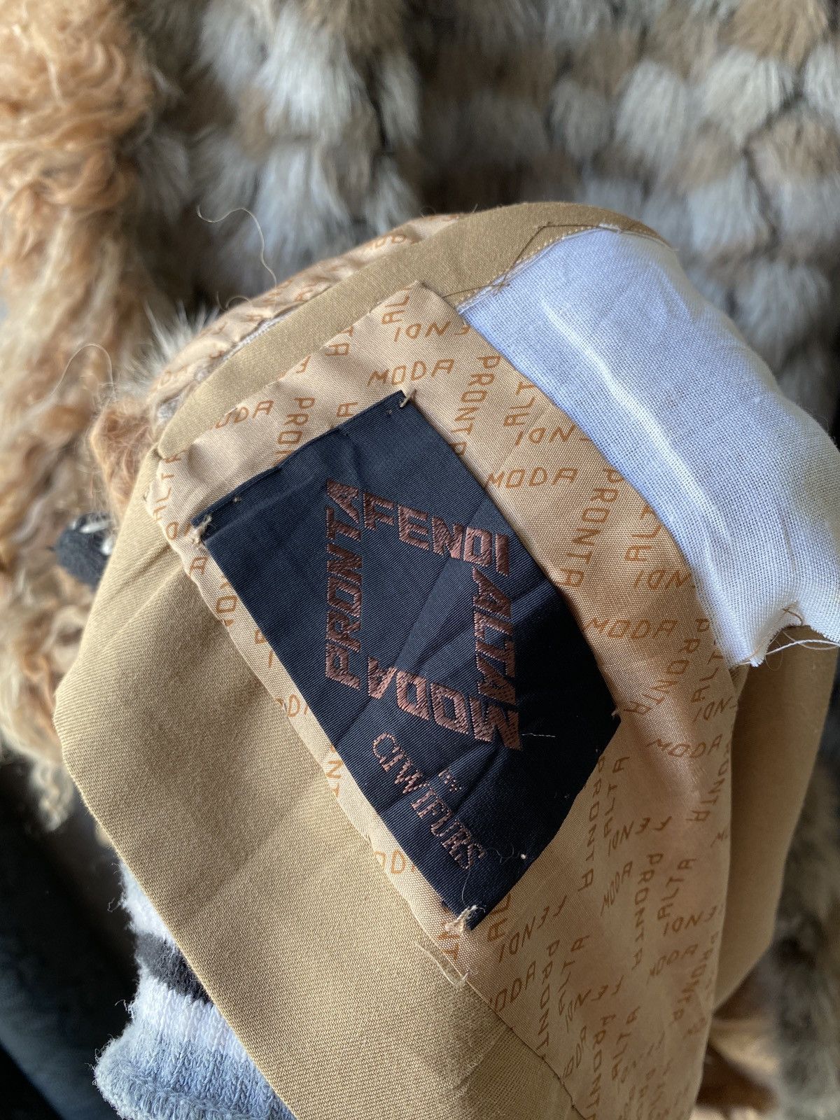 Fendi Vintage 80s Fendi Alta Moda Pronta Craftmanship Fur Lining Size US M / EU 48-50 / 2 - 22 Thumbnail