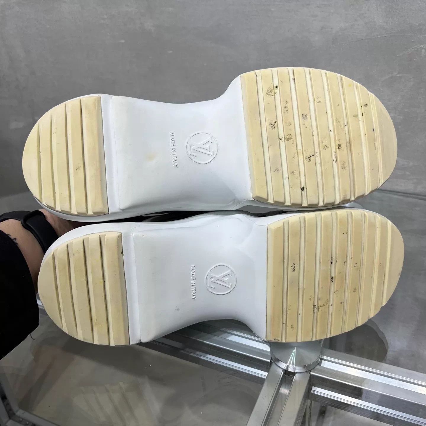 Louis Vuitton LV Archlight Color Splash UK3 Sneakers Size US 6.5 / IT 36.5 - 7 Thumbnail