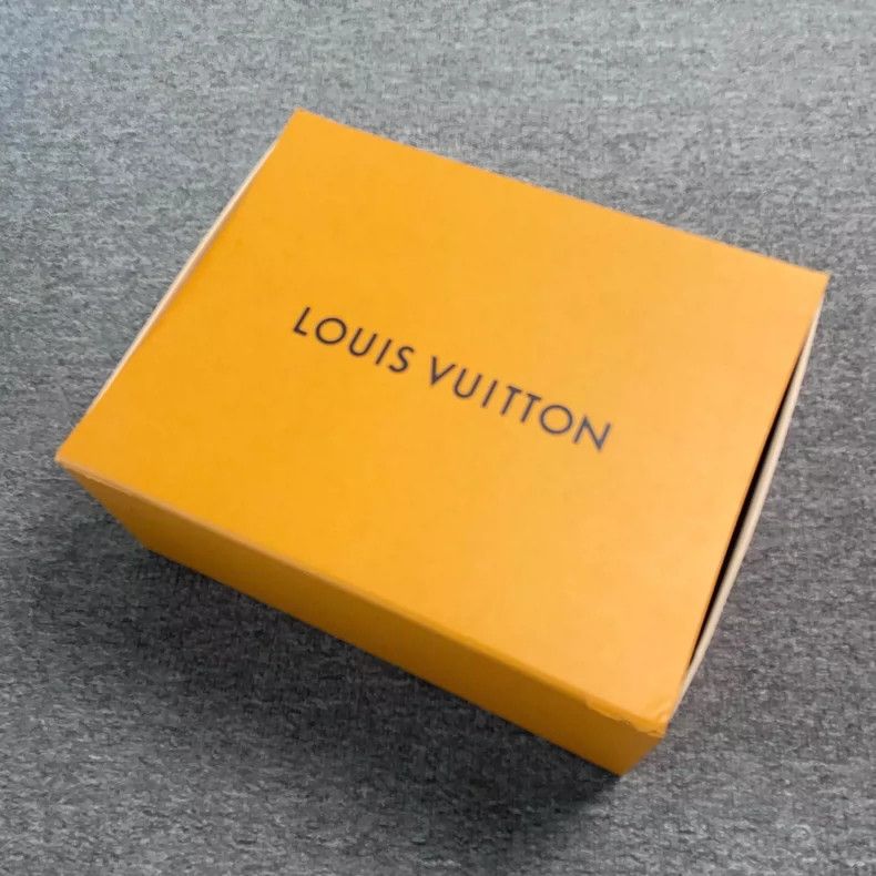 Louis Vuitton Louis Vuitton White and Blue New Checkerboard Shoes Size US 7.5 / EU 40-41 - 9 Thumbnail