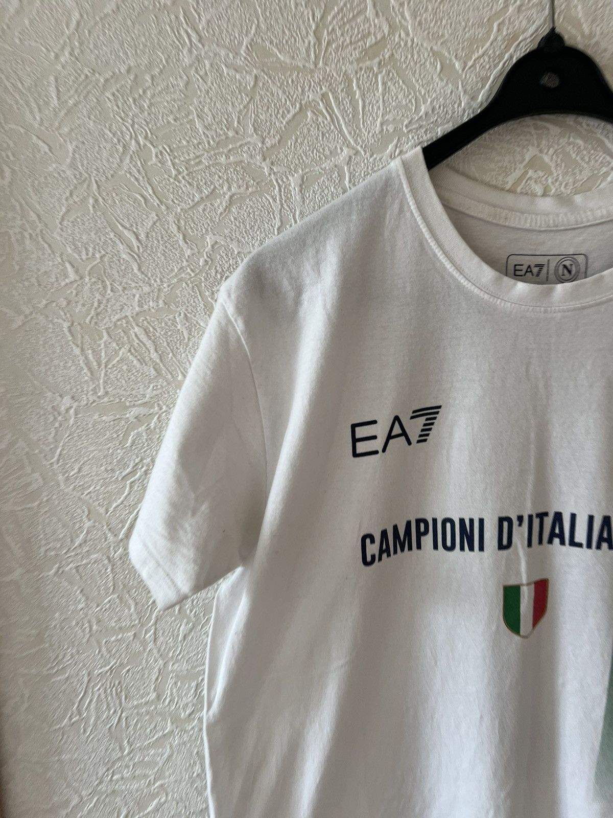 Emporio Armani EA7 Napoli 22/23 T-shirt Campioni maglia italy soccerjersey Size US L / EU 52-54 / 3 - 4 Thumbnail