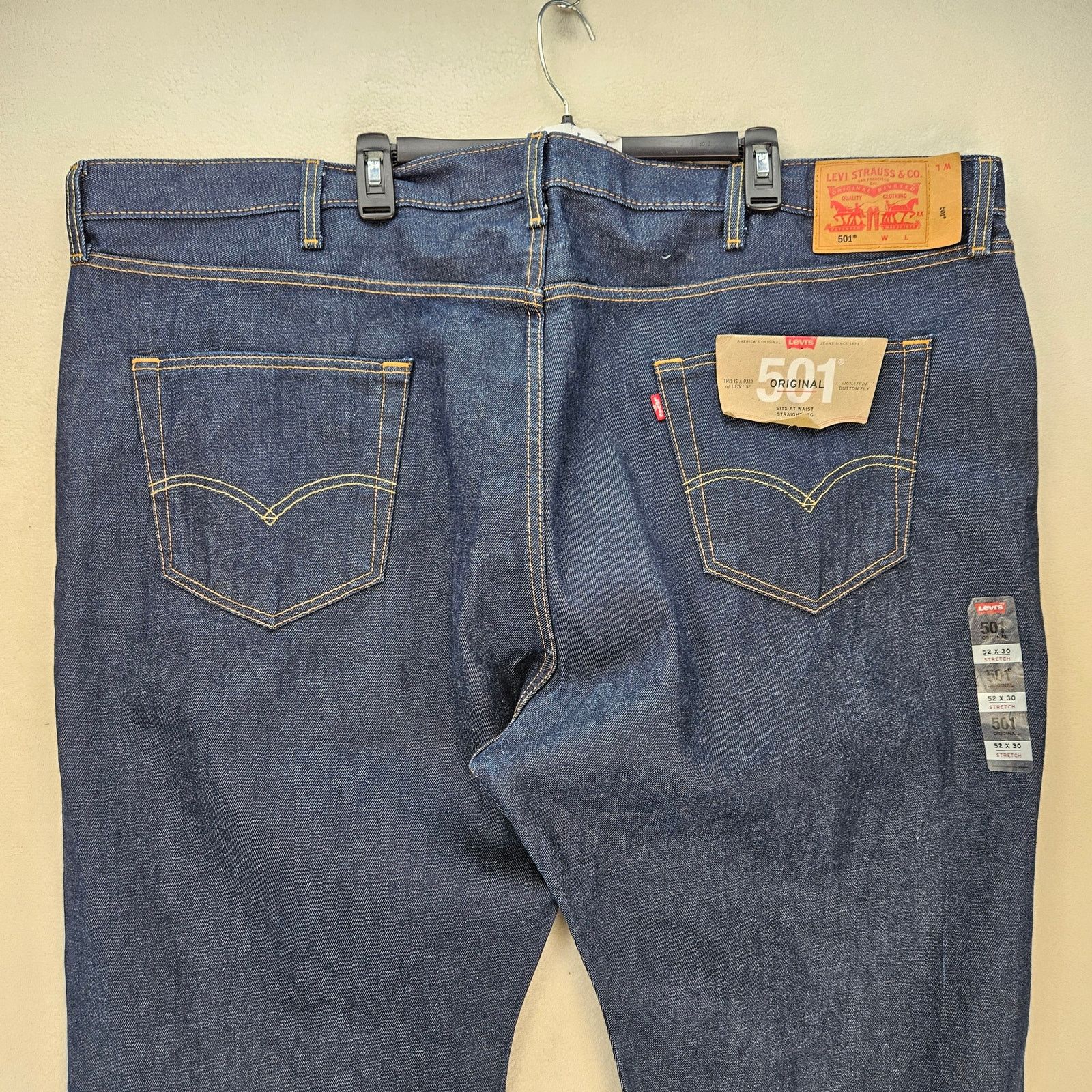 Levi's LEVI'S 501 MEN'S 52X30 ORIGINAL BUTTON FLY DARK WASH JEANS Size US 44 / EU 60 - 2 Thumbnail