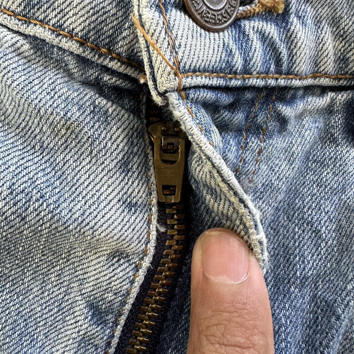Levi's Vintage Levi’s 512 Lightwash Distressed Faded Denim Pant W32 Size US 32 / EU 48 - 7 Thumbnail