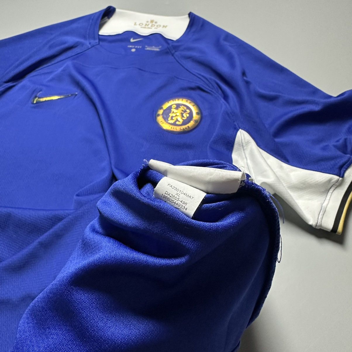 Nike CHELSEA NIKE 2023/2024 FOOTBALL HOME JERSEY #24 JAMES Size US XL / EU 56 / 4 - 9 Thumbnail