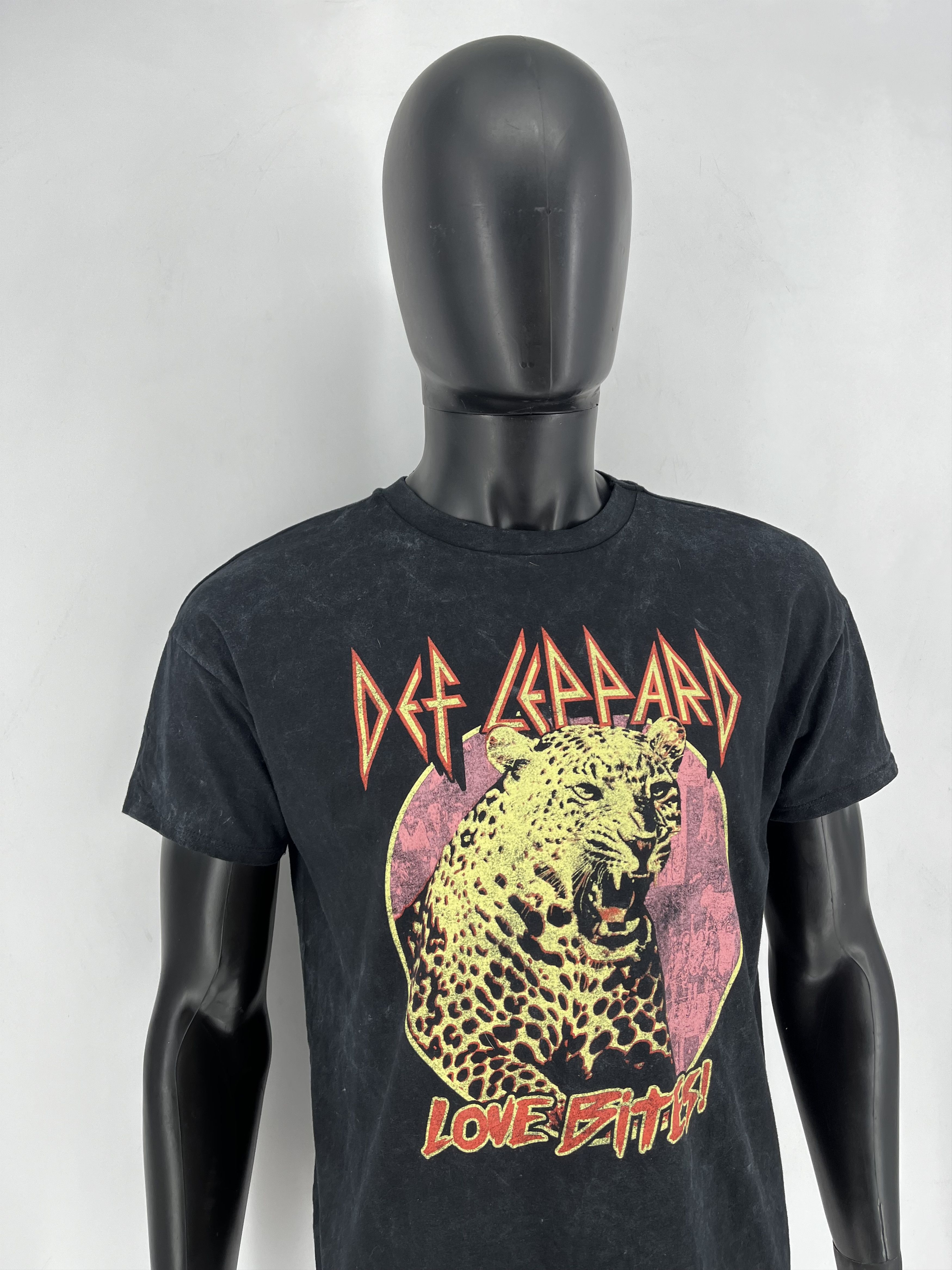 Band Tees Def Leppard Love Bites Hysteria Glam Metal Rock Band Tee S Size US S / EU 44-46 / 1 - 3 Thumbnail