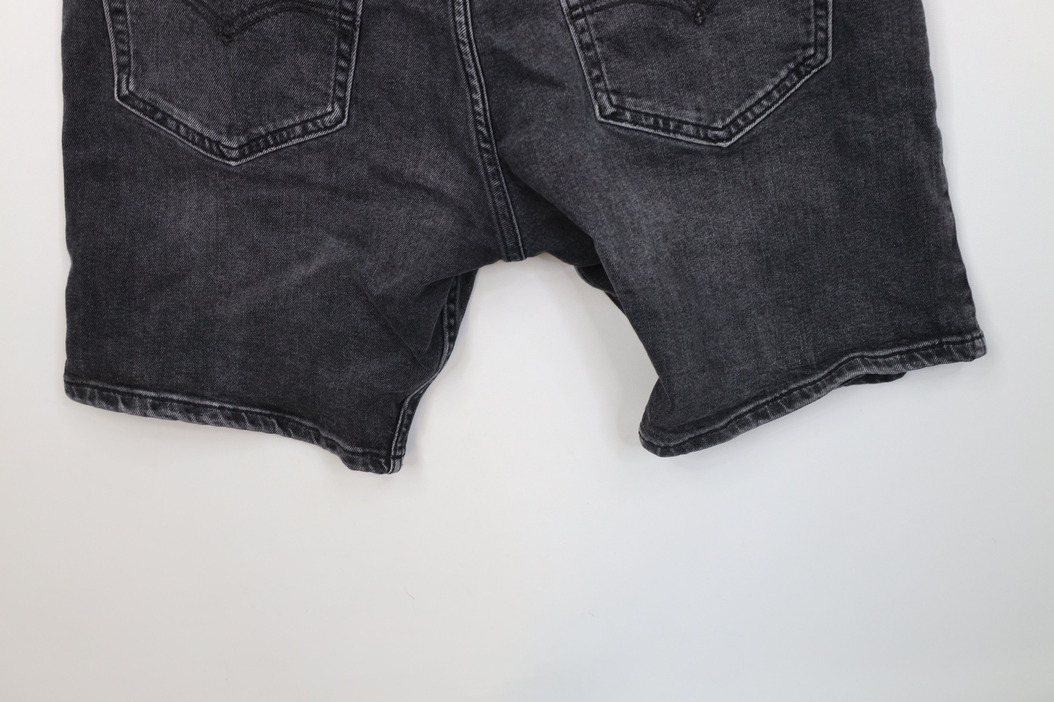 Levi's Vintage Y2K Levis 412 Faded Above Knee Denim Shorts Black Size US 36 / EU 52 - 12 Thumbnail