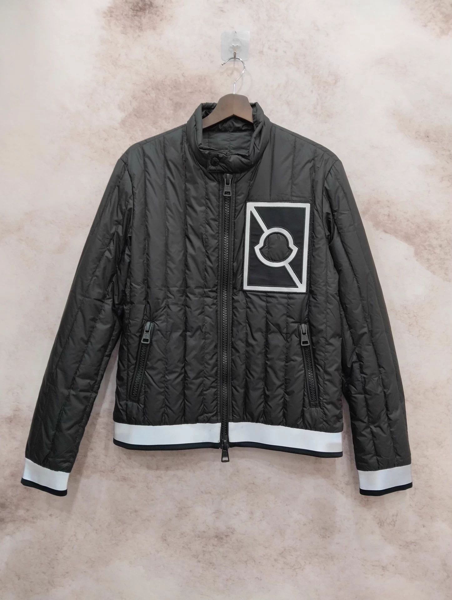 Moncler Moncler Down Jacket Size 1 Size US S / EU 44-46 / 1 - 1 Thumbnail