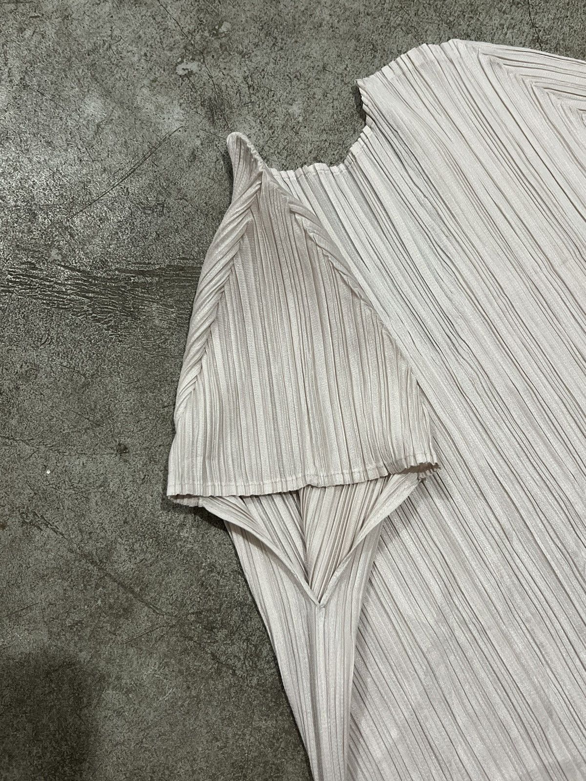 Issey Miyake × Japanese Brand × Pleats Please Issey Miyake Issey Miyake Pleats Please Womens Pink Short Sleeve Top Size L / US 10 / IT 46 - 4 Thumbnail