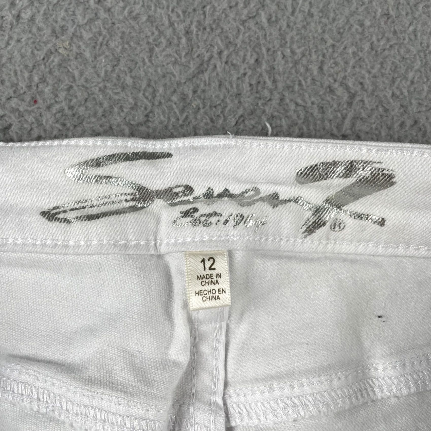 Vintage Seven7 Jeans Weekend Shorts Women’s Size 12 White Logo EUC Short Cut-Off 4 Inch Inseam Mens? Size 34" / US 12 / IT 48 - 7 Thumbnail