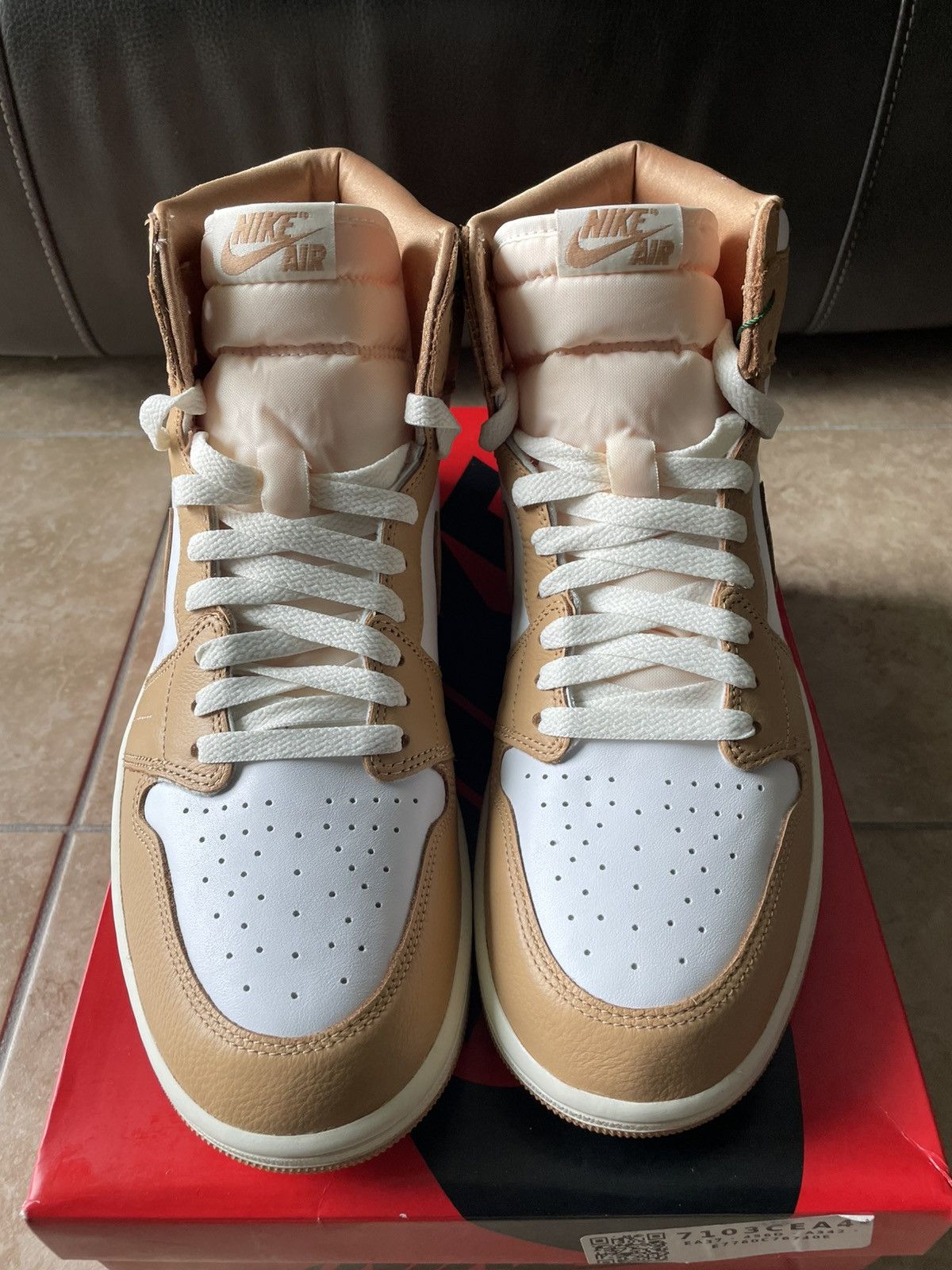 Jordan Brand WMNS AIR JORDAN 1 RETRO HI OG/RALINE Size US 12 / EU 45 - 3 Thumbnail