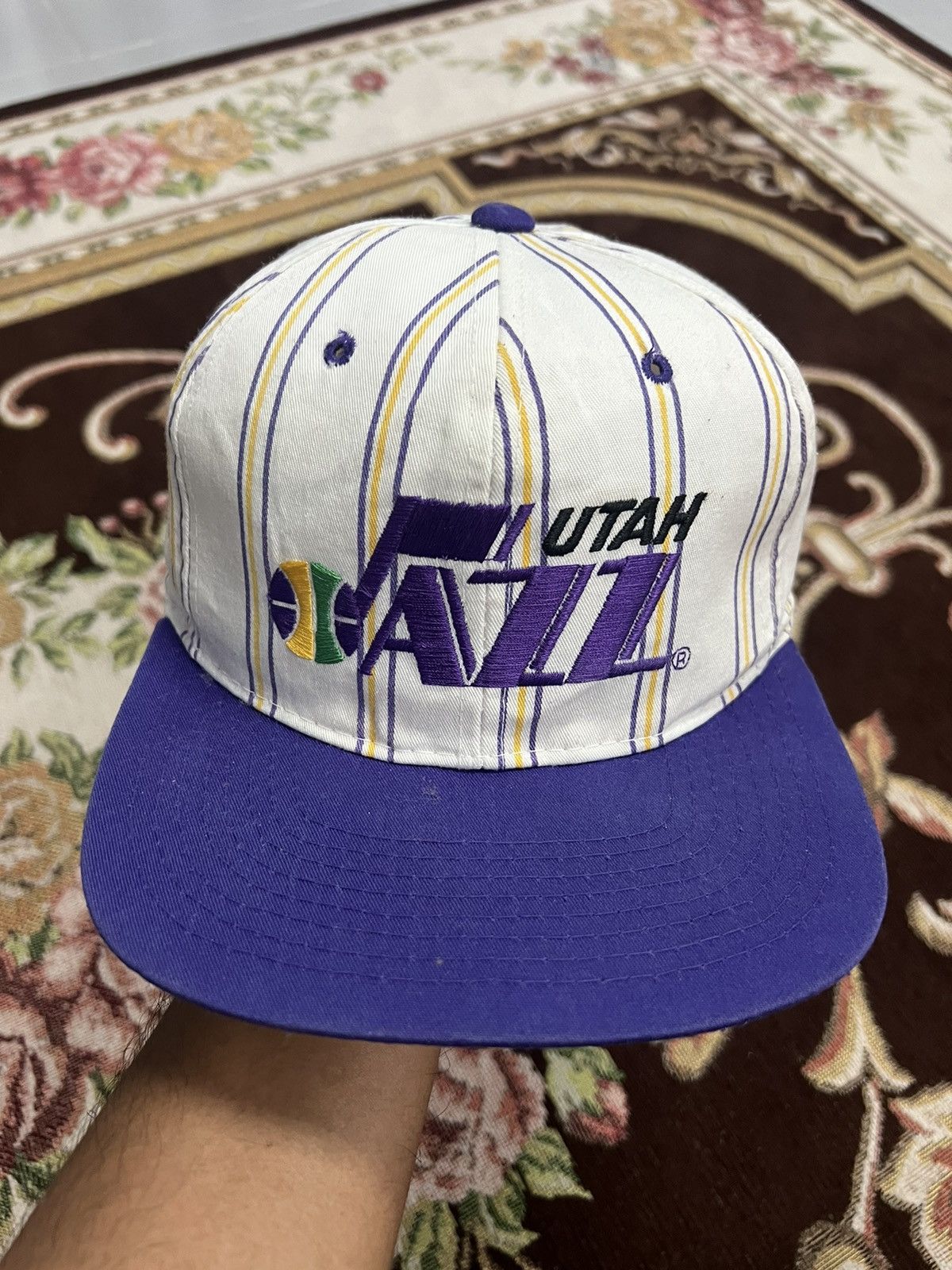 Vintage Vintage 90’s Baseball Cap - Starter Utah JAZZ NBA Size ONE SIZE - 1 Thumbnail