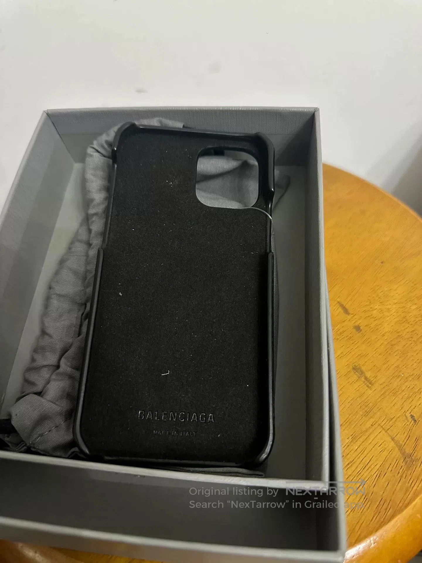 Balenciaga balenciaga phone case card holder. Size ONE SIZE - 2 Thumbnail