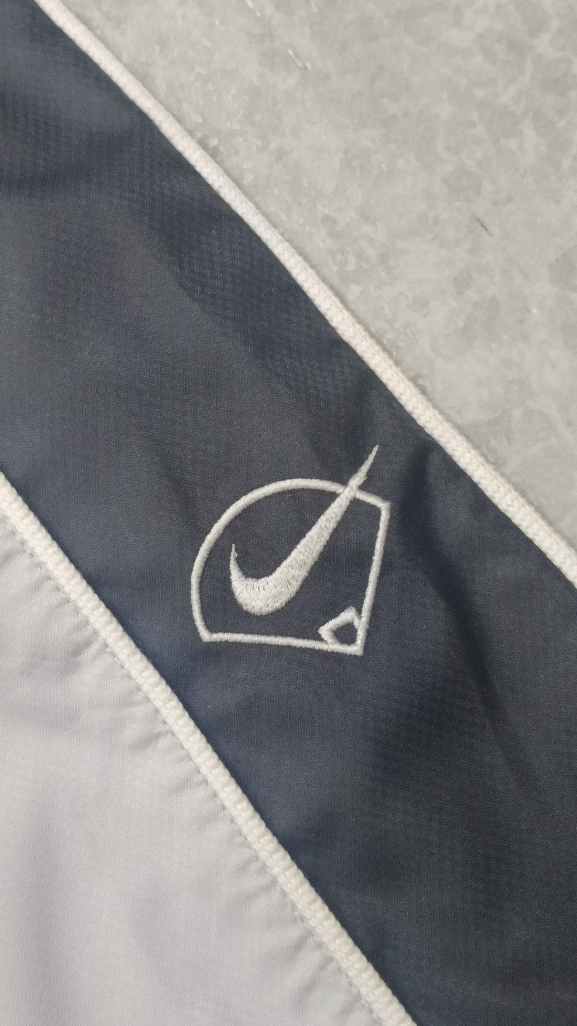 Nike Vintage Nike Baseball Windbreaker Size US L / EU 52-54 / 3 - 7 Thumbnail
