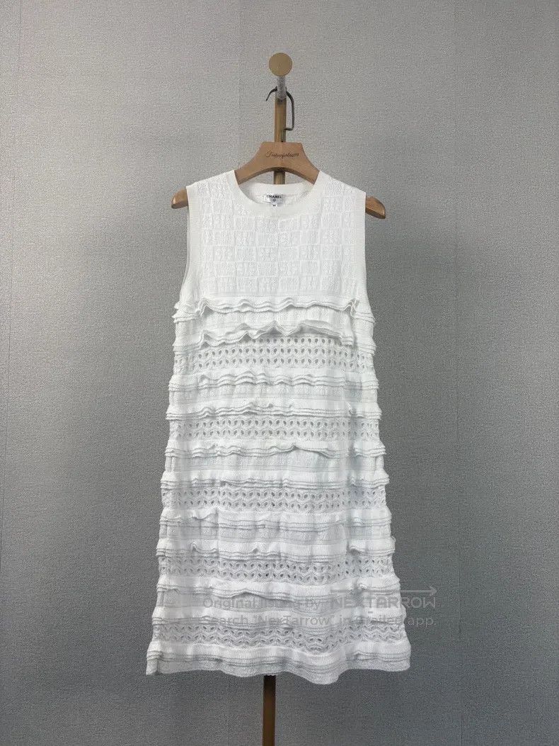 Chanel Chanel White knitted dress Size XS / US 0-2 / IT 36-38 - 1 Thumbnail
