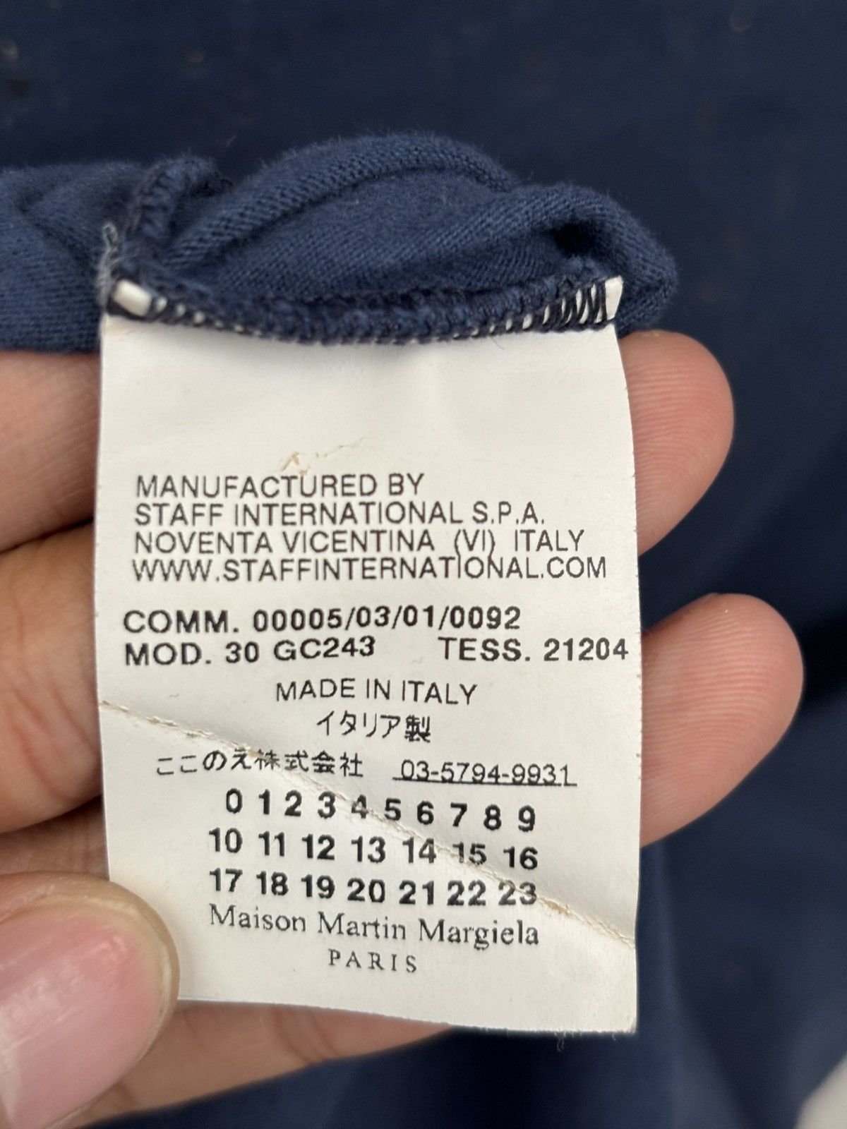Maison Margiela AW09 Raindrops V-neck T-shirt Size US M / EU 48-50 / 2 - 9 Thumbnail