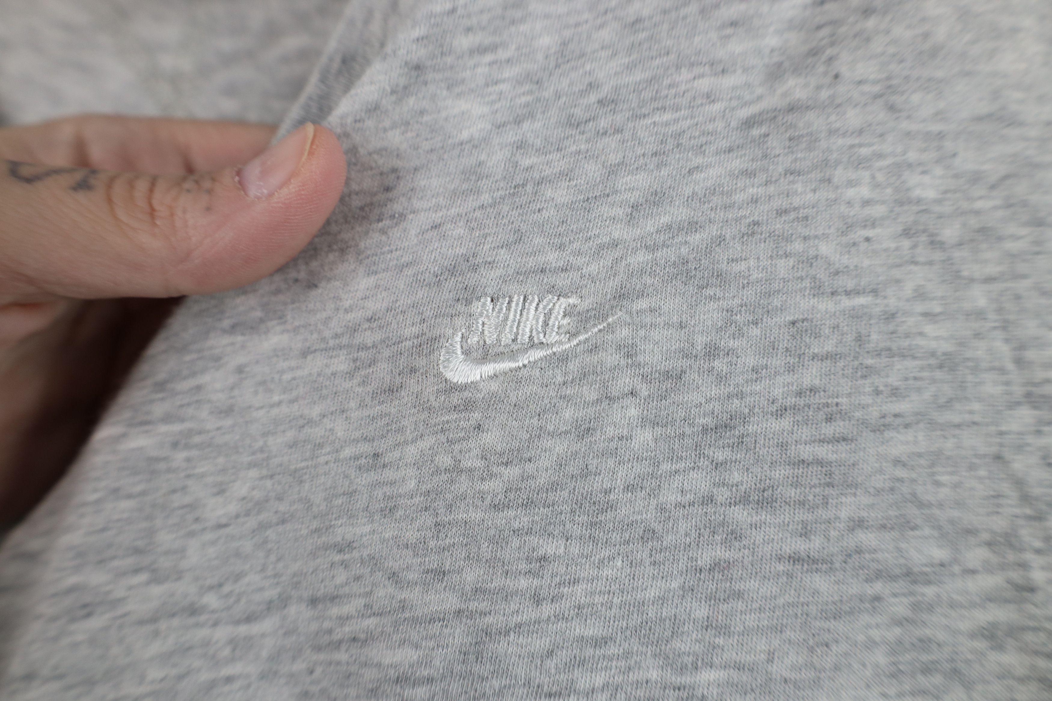 Nike Vintage 90s Y2K Nike Scott Mini Swoosh V-Neck T-Shirt Gray Size M / US 6-8 / IT 42-44 - 4 Thumbnail