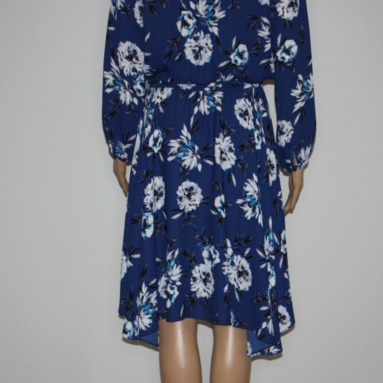 White House Black Market Floral Print Soft Blouson Dress in size US 8 Size M / US 6-8 / IT 42-44 - 10 Thumbnail