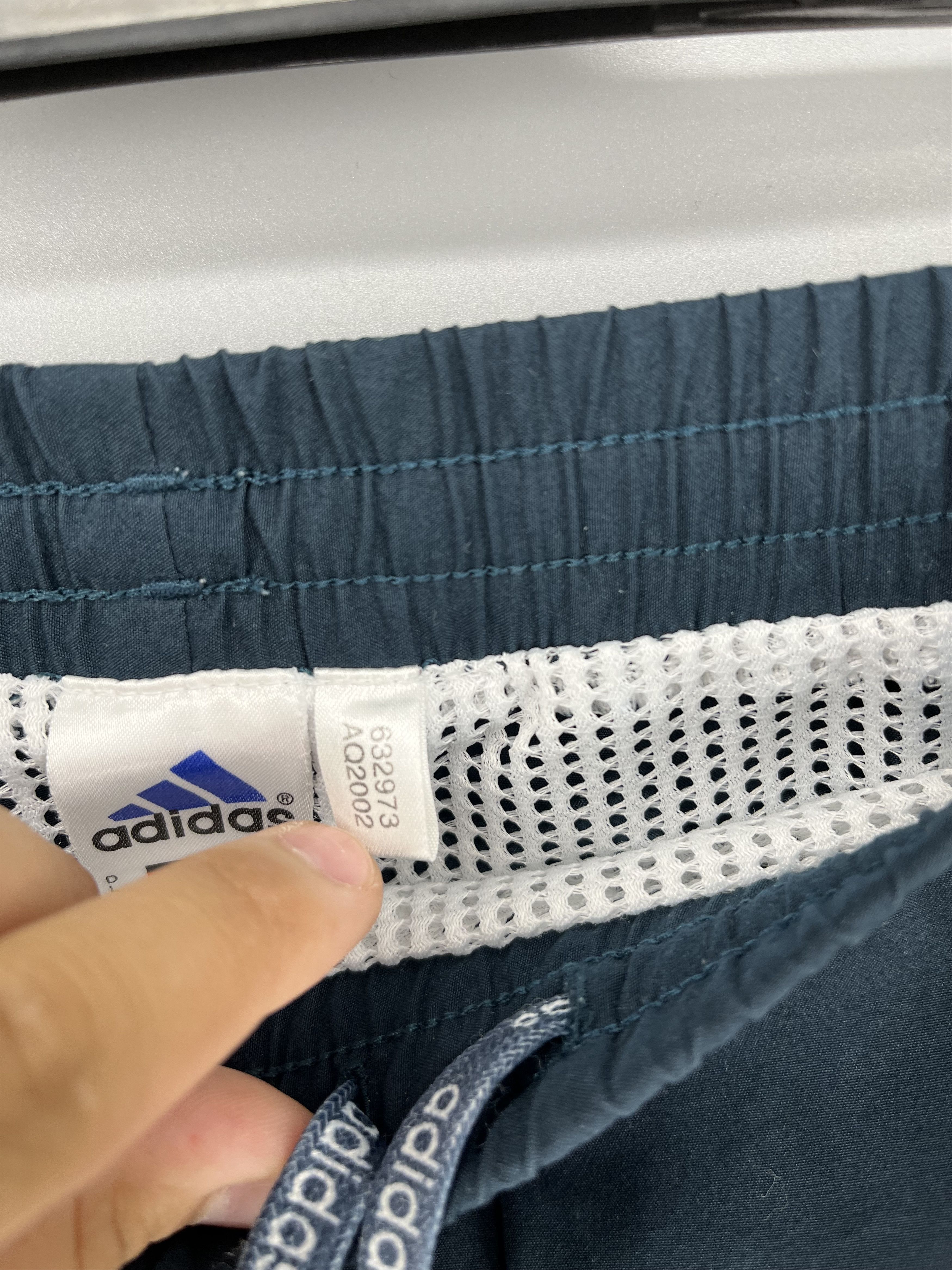 Adidas × Vintage Vintage Y2K Adidas Stripes Shorts Streetwear Fashion Size US 34 / EU 50 - 8 Thumbnail