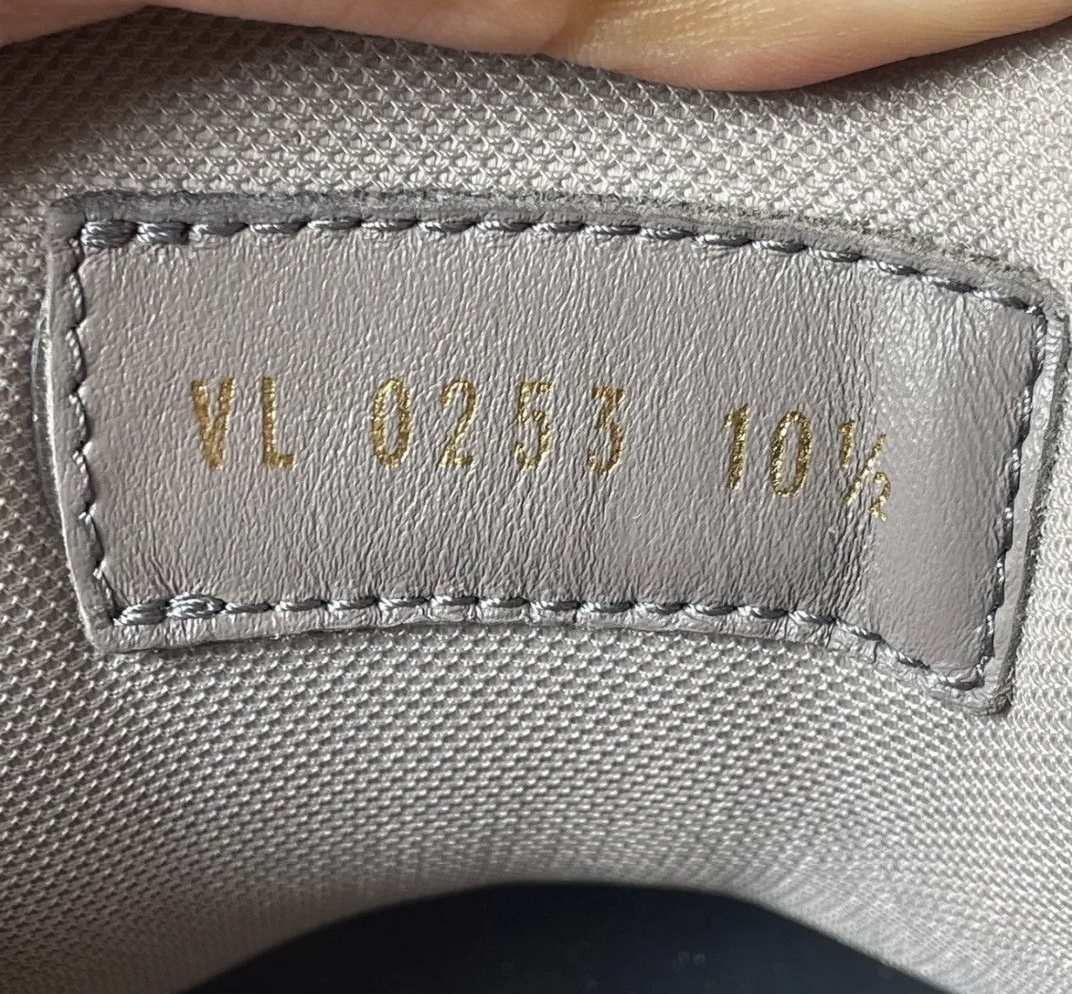 Louis Vuitton LV lowtop sneakers wxx Size US 10.5 / EU 43-44 - 5 Thumbnail