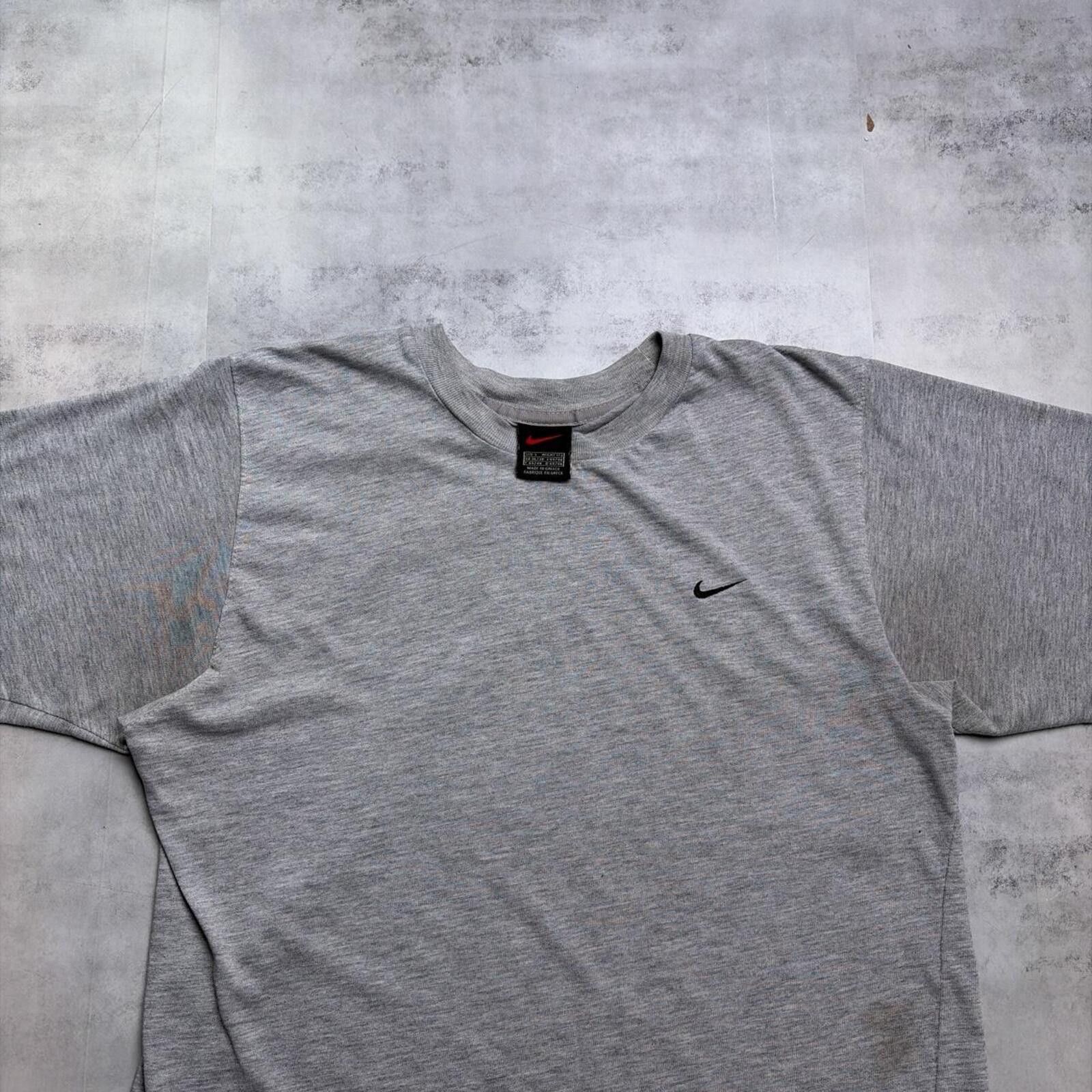 Nike Vintage Grey Nike Mini Swoosh Distressed T-Shirt Size US S / EU 44-46 / 1 - 2 Thumbnail