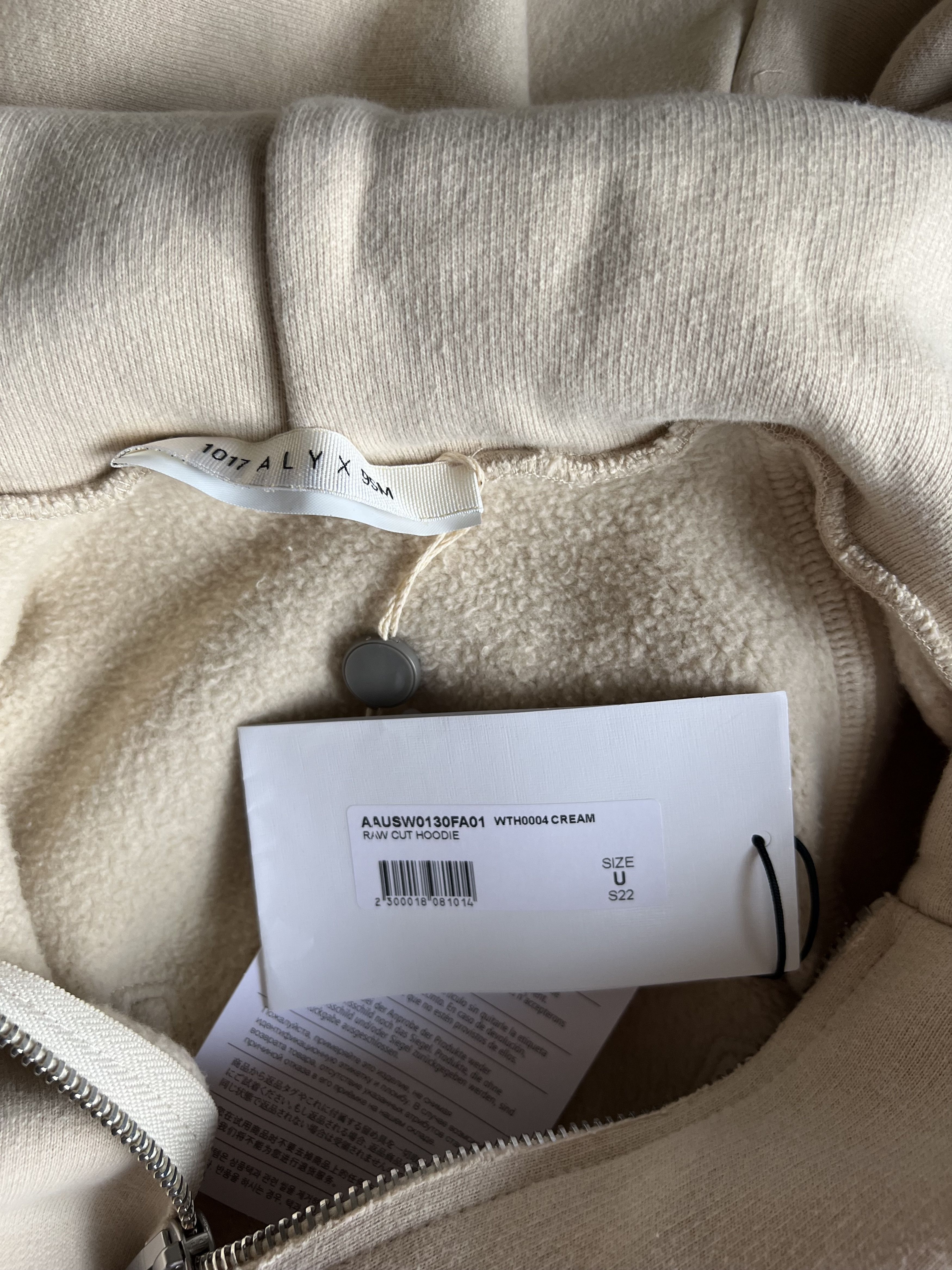1017 ALYX 9SM 1017 Alyx 9SM Raw Cut Oversized Hoodie in Cream Size US XXL / EU 58 / 5 - 9 Thumbnail