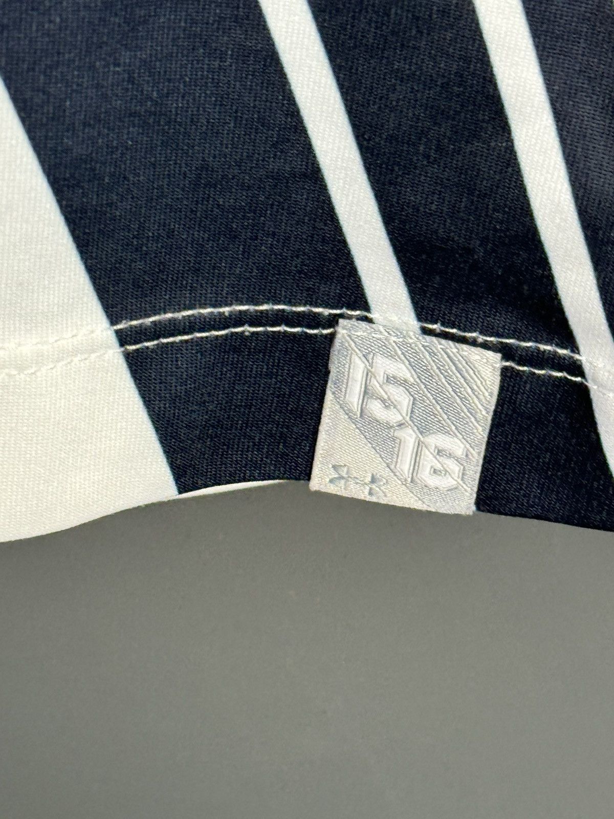 Under Armour Tottenham Hotspur 15/16 Home Eriksen Football Jersey Size US M / EU 48-50 / 2 - 6 Thumbnail