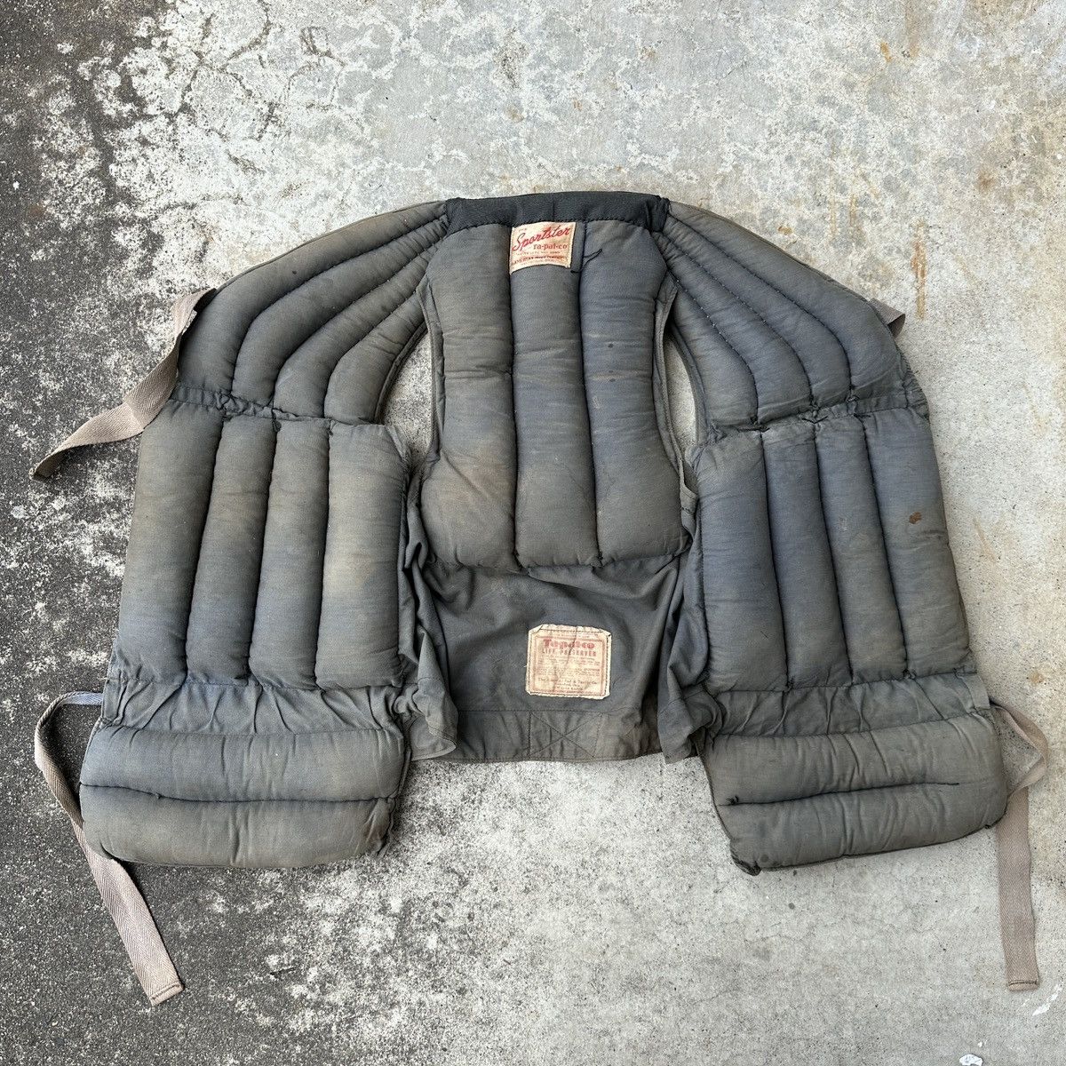 Vintage 1940s WWII Kapok Life Preserver Puffer Vest Americana Japan Size US M / EU 48-50 / 2 - 3 Thumbnail