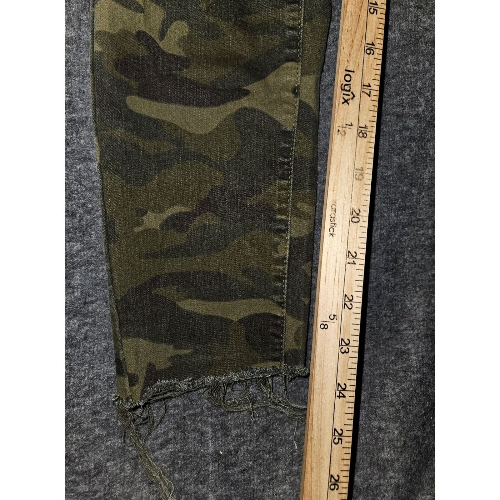 Vintage Judy Blue Skinny Fit Ankle Camo Jeans Women's 13/31 Mid Rise Distressed Frayed Camouflage Denim Pants Flannel? Size 34" / US 12 / IT 48 - 6 Thumbnail