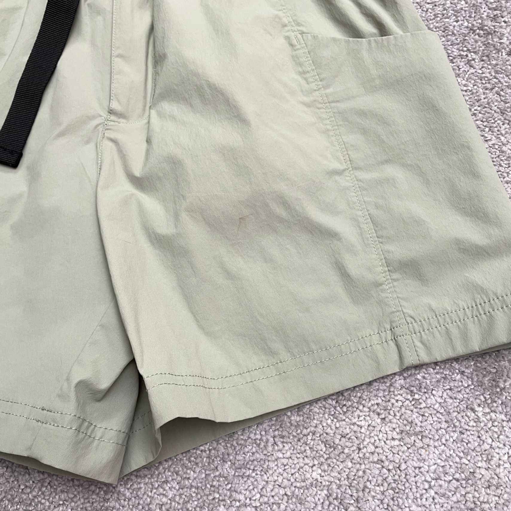Vintage Columbia Belted Cargo Shorts Womens 10 Beige Elastic Waist Outdoor Hiking 28x4.5 Size 32" / US 10 / IT 46 - 6 Thumbnail