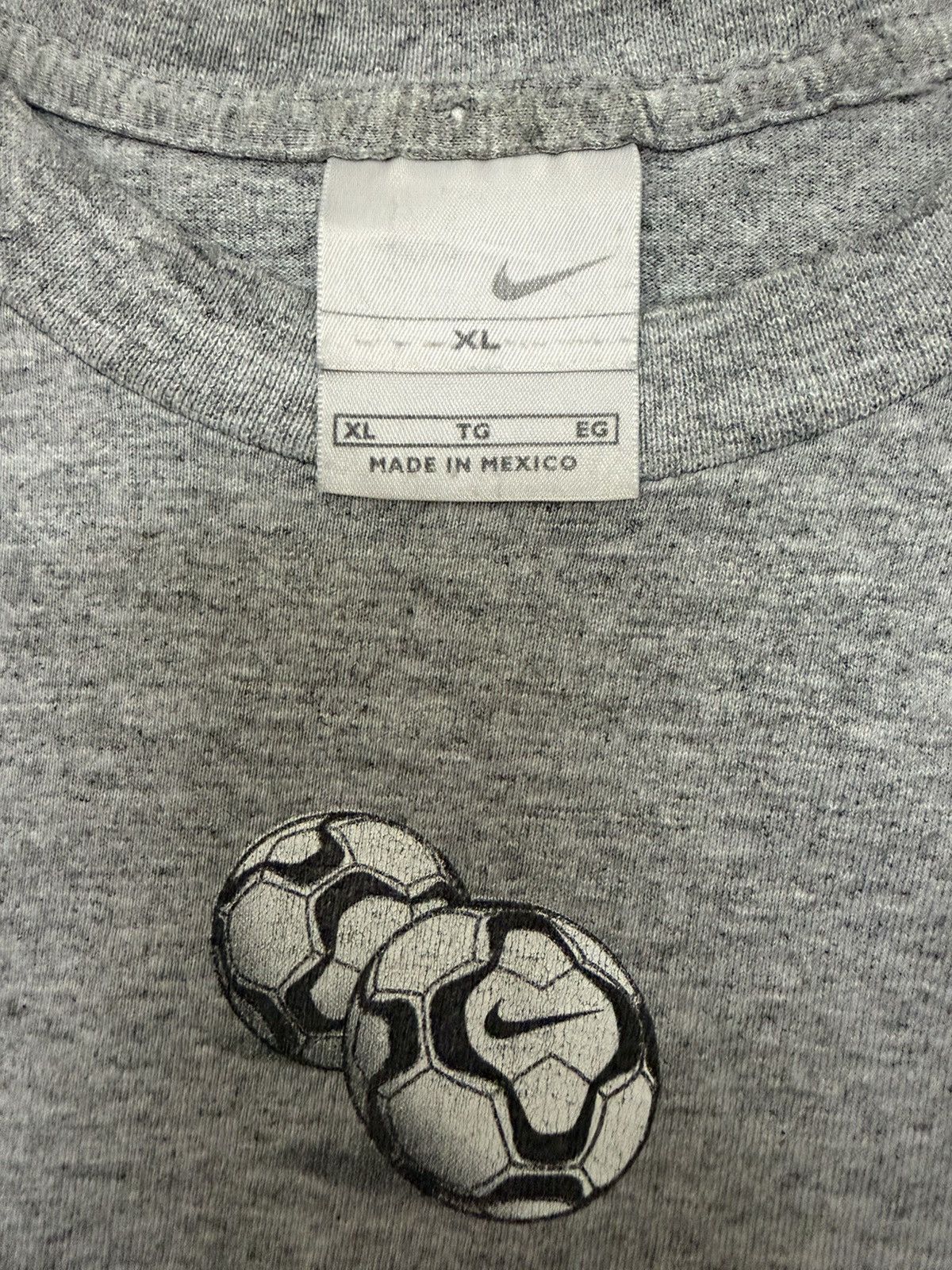 Nike RARE 🔥 VINTAGE NIKE SOCCER CENTRE MINI 2 SWOOSH SOCCER BALL Size US XL / EU 56 / 4 - 11 Thumbnail