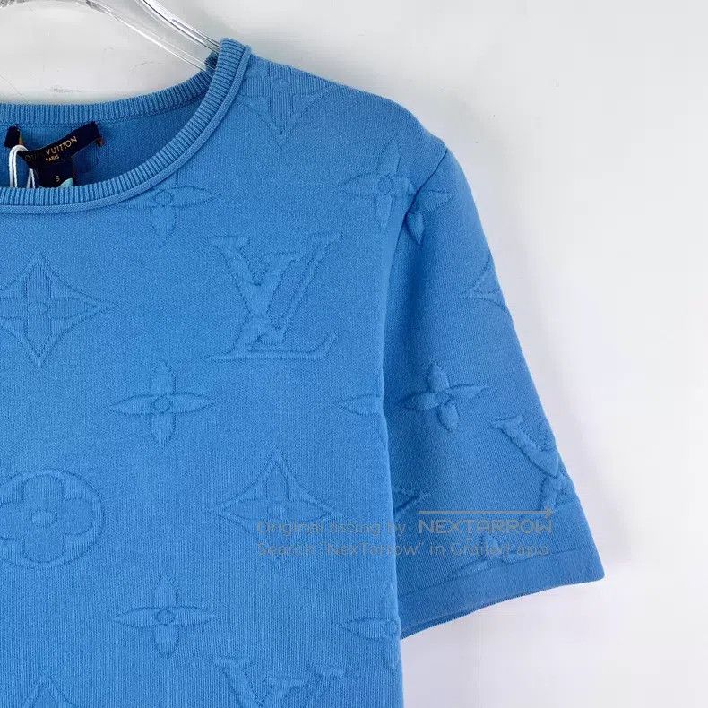 Louis Vuitton Louis Vuitton 22 blue logo embossed full-print cotton crew Size US S / EU 44-46 / 1 - 3 Thumbnail