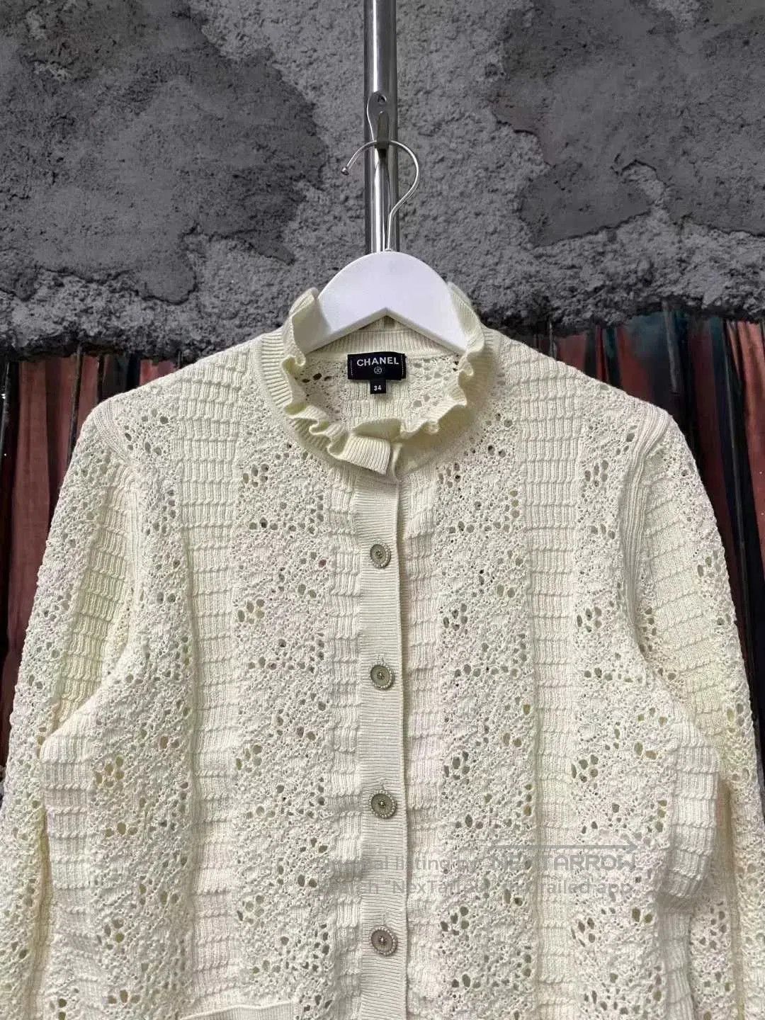 Chanel Chanel Beige Lace-Collar Cashmere Cardigan. Size XS / US 0-2 / IT 36-38 - 3 Thumbnail