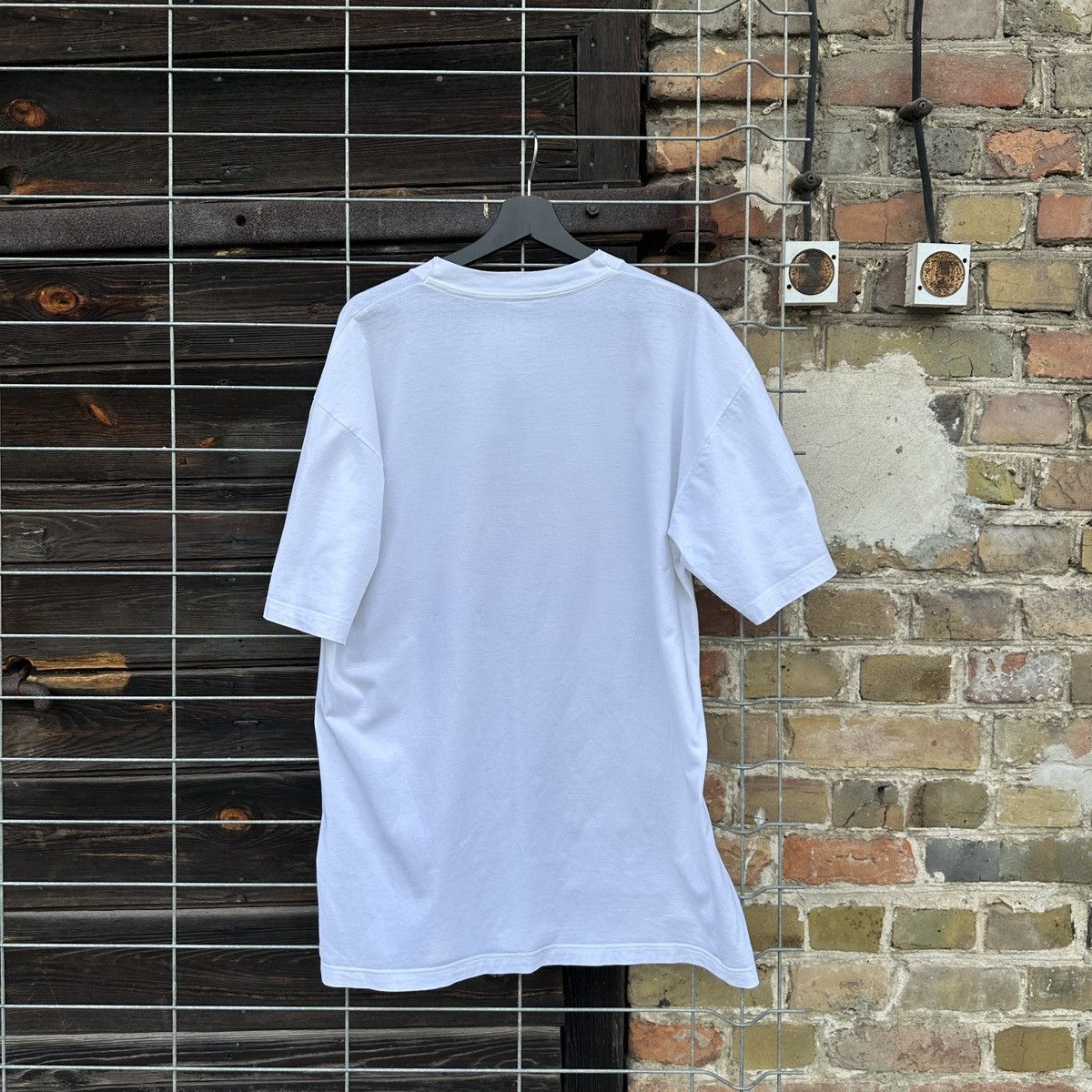Adidas Vintage Adidas 90s T-shirt Shirt Tee Graphic Football World Size US L / EU 52-54 / 3 - 9 Thumbnail