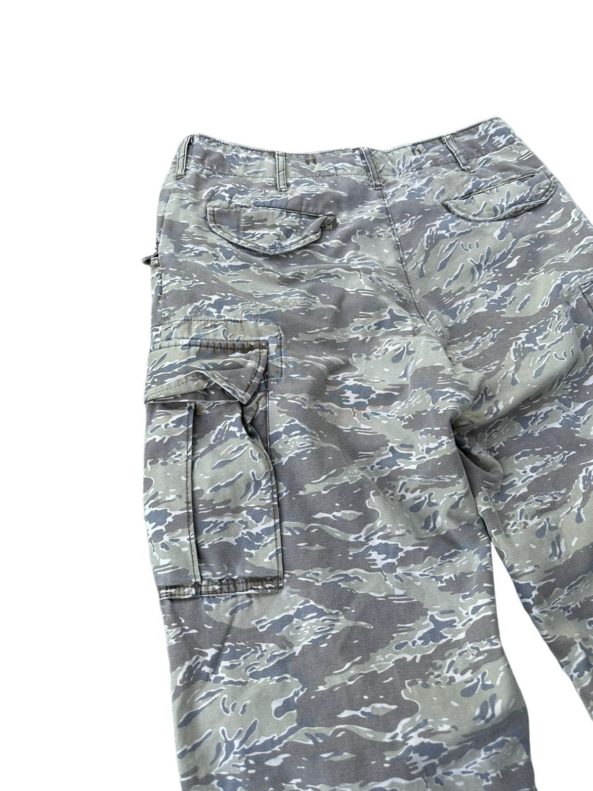 Uniqlo Uniqlo army cargo pants Size US 32 / EU 48 - 8 Thumbnail