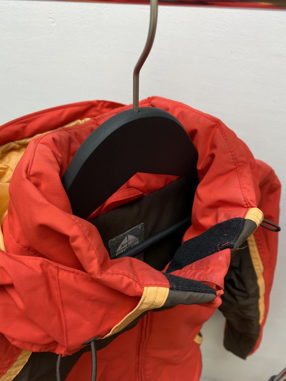 Nike ACG × Vintage Vintage Nike ACG Red Gorpcore Jacket Y2K M Size M / US 6-8 / IT 42-44 - 14 Thumbnail