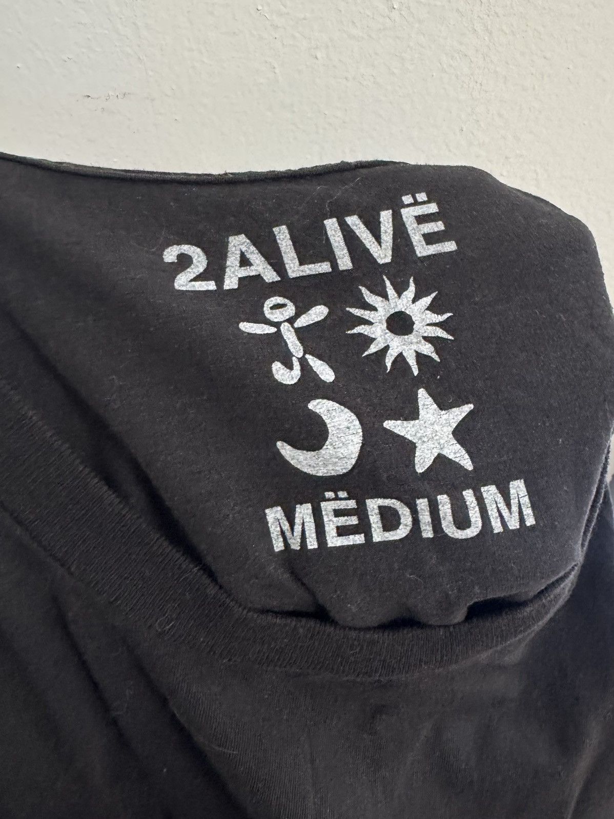 Yeat Yeat 2 Alive tour merch short sleeve shirt Size US M / EU 48-50 / 2 - 4 Thumbnail