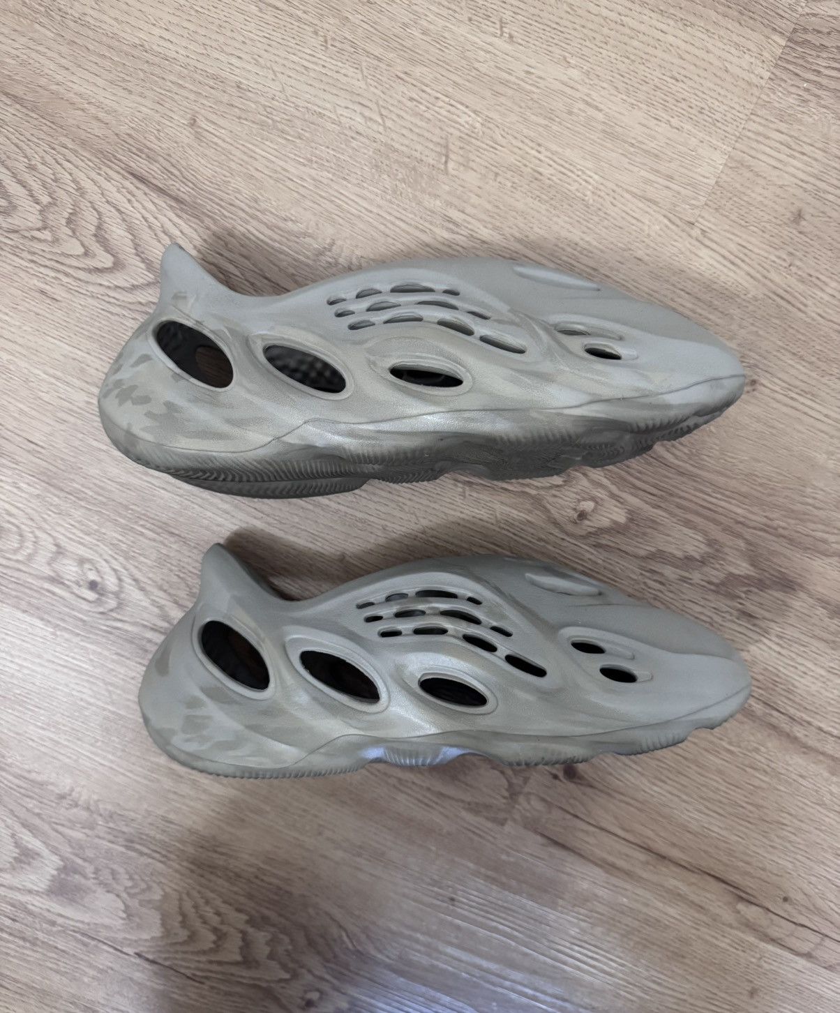 Adidas Adidas Yeezy Foam RNNR Stone Sage Size US 10 / EU 43 - 3 Thumbnail