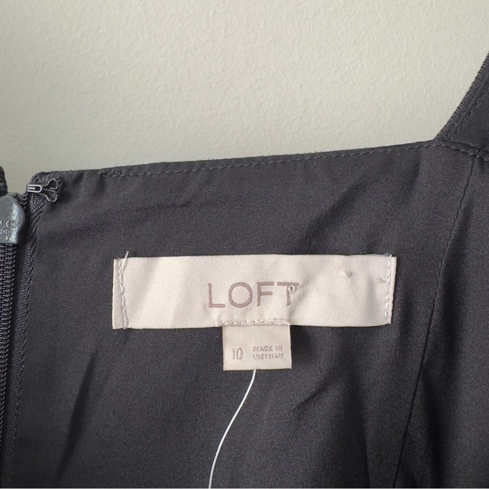 Loft LOFT Black A-Line Mini Dress V-Neck Sleeveless Solid Minimal Size L / US 10 / IT 46 - 8 Thumbnail