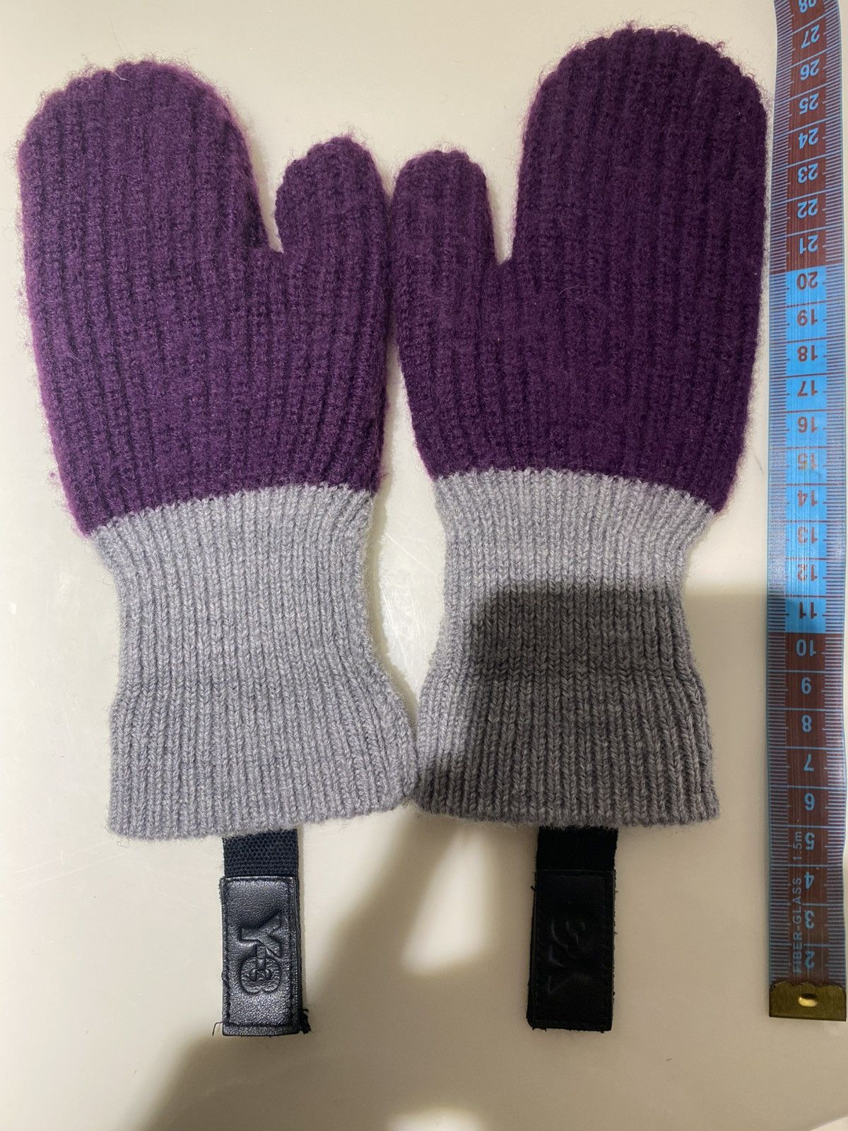 Adidas × Y-3 × Yohji Yamamoto Adidas Y-3 Woman’s Mittens Glove with strap Size ONE SIZE - 7 Thumbnail
