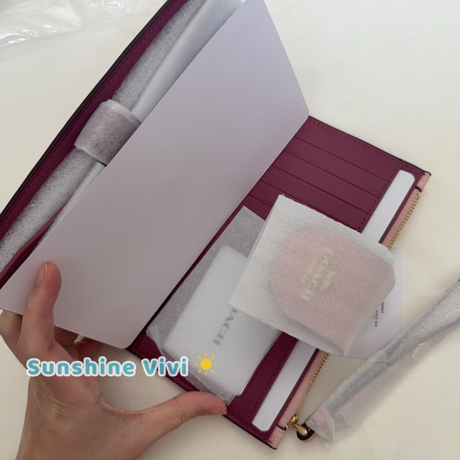 Coach NWT Coach Phone Wallet Signature Canvas CW780 Powder Pink Size ONE SIZE - 3 Thumbnail