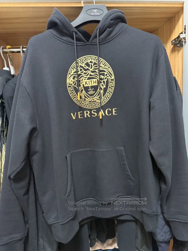 Versace Versace Printed logo black hooded sweatshirt Size US L / EU 52-54 / 3 - 1 Thumbnail