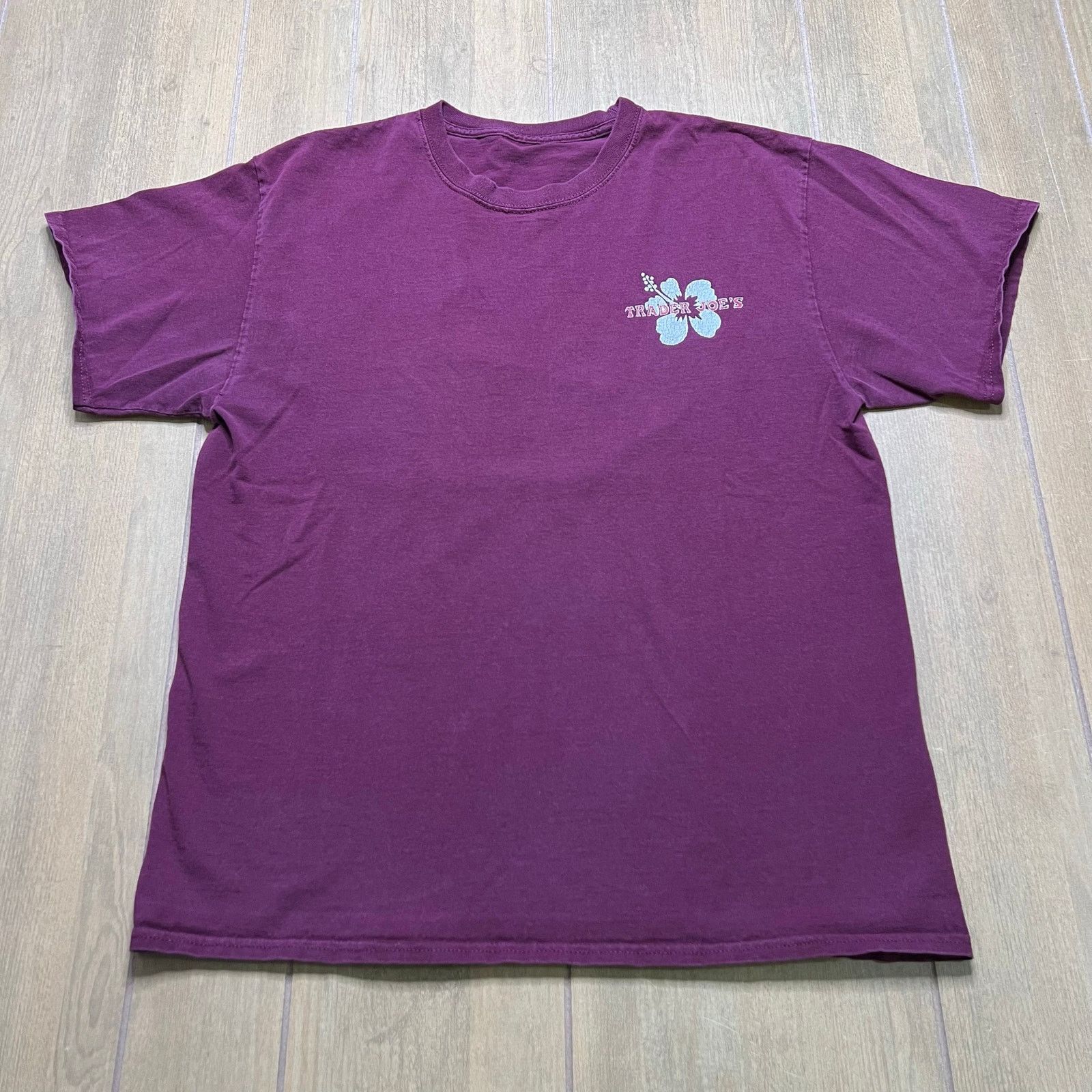 Vintage TRADER JOES LIMITED EDITION Burgundy T-SHIRT SZ M/L Y2K VINT Size US M / EU 48-50 / 2 - 1 Thumbnail