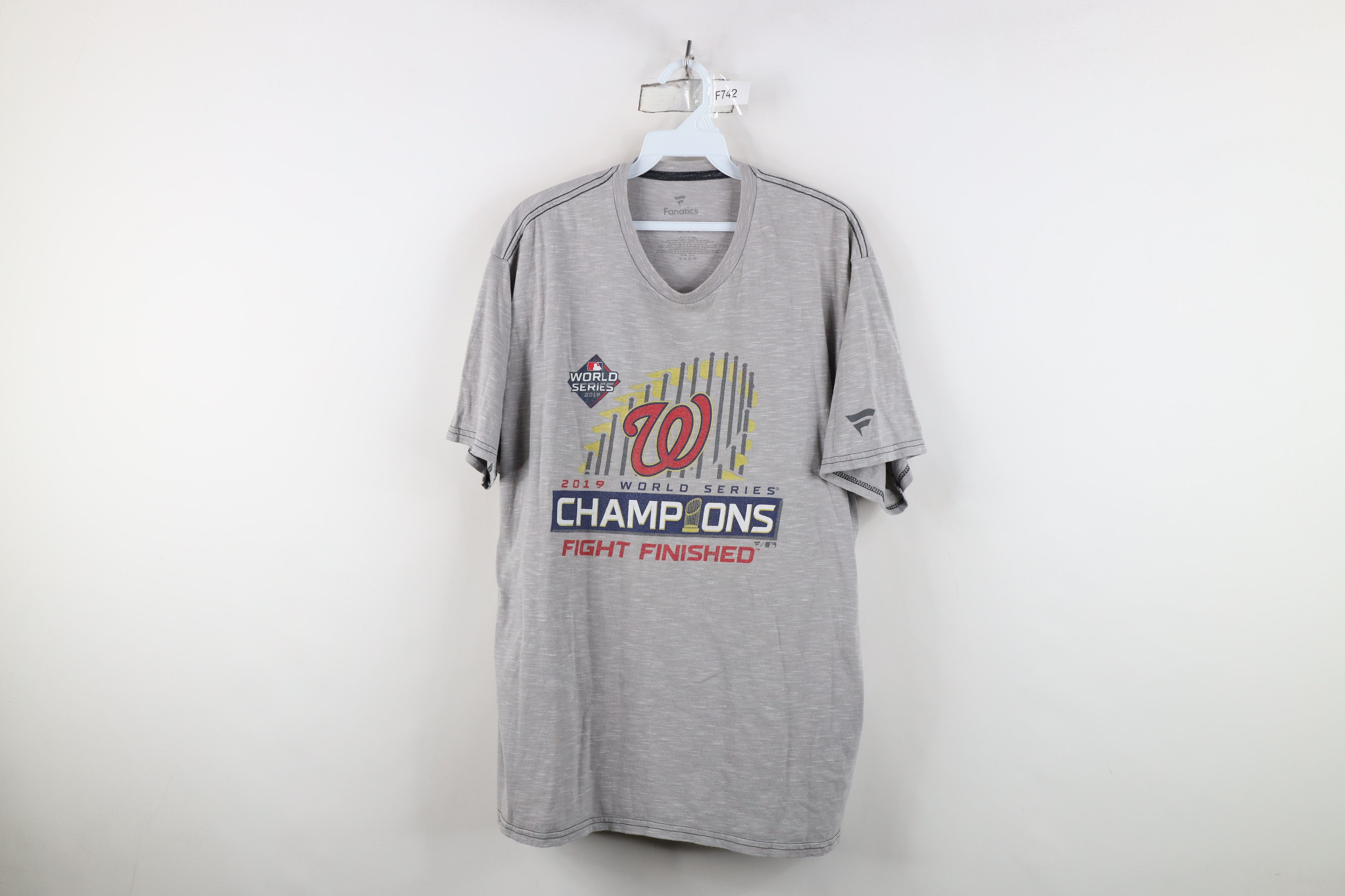 Vintage Fanatics World Series Champs Washington Nationals T-Shirt Size US XL / EU 56 / 4 - 1 Thumbnail