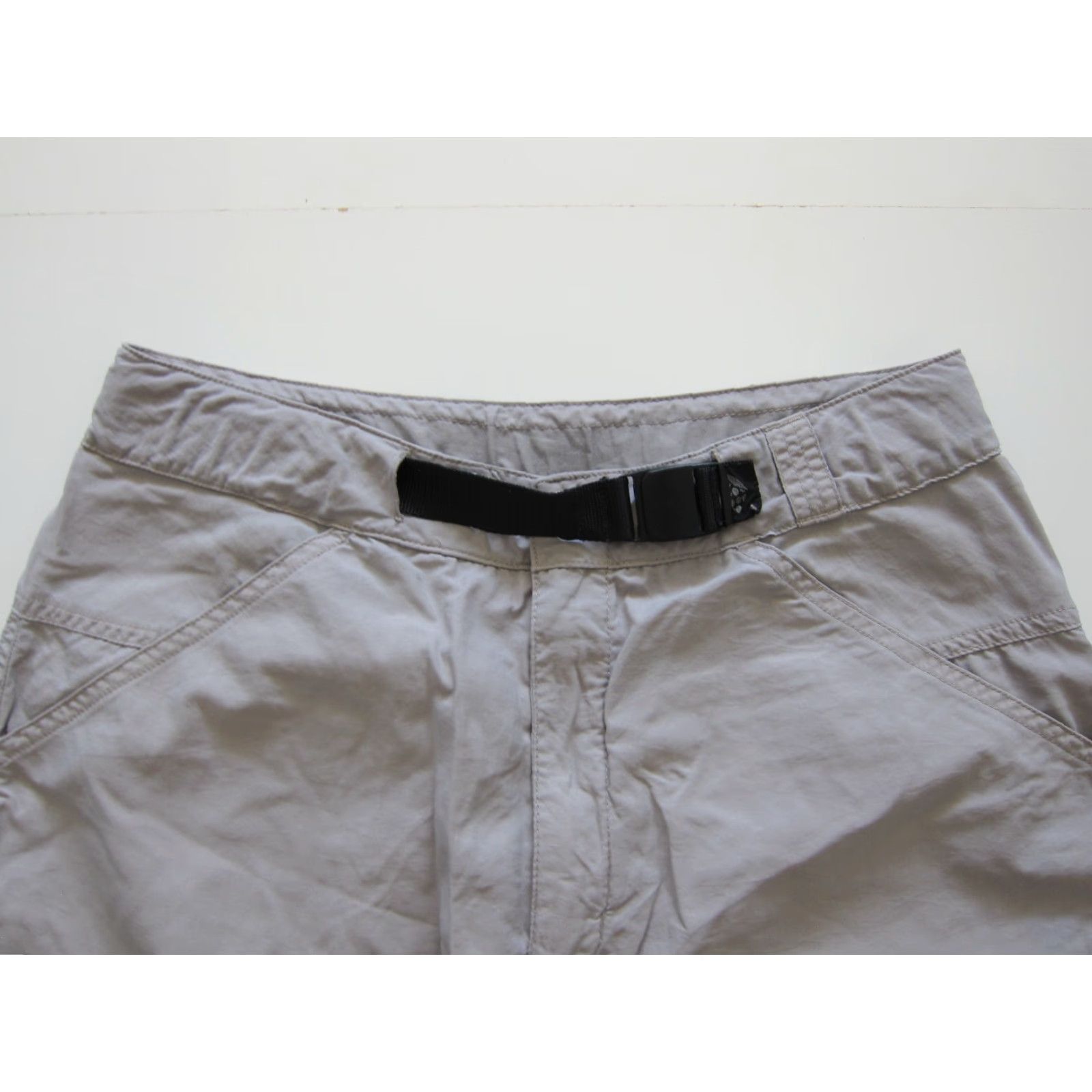 Mountain Hardwear Mountain Hardwear Grey Nylon Pocket High Rise Hike Lightweight Chino Short 8 Womens Regular 30" Waist 12" Rise 5.5" Inseam Gray/Nylon Hiking Shorts Size 30" / US 8 / IT 44 - 6 Thumbnail